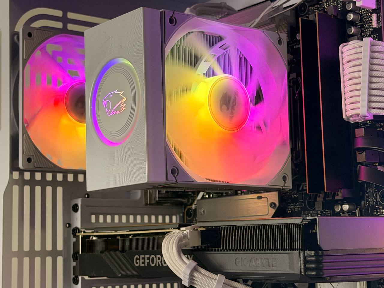FREE SHIP ❄️🖤🤍 "POLAR NIGHT" | RTX 4060 | Ryzen 5 8400F | 500 GB NVME SSD | 16 GB DDR5 RAM🤍🖤❄️