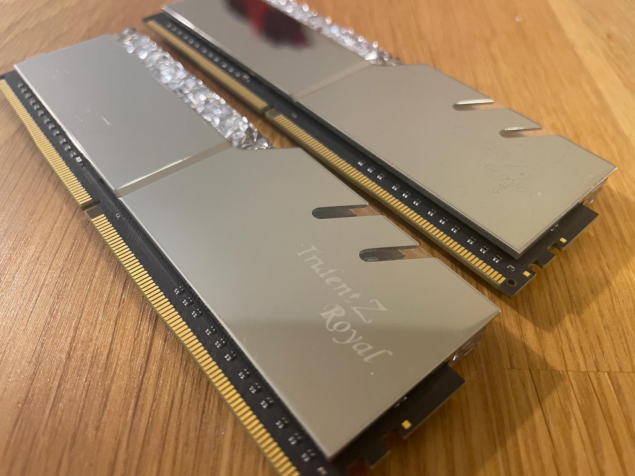 32GB - 4000Mhz - Gskill Trident Z Royal RGB DDR4 Ram