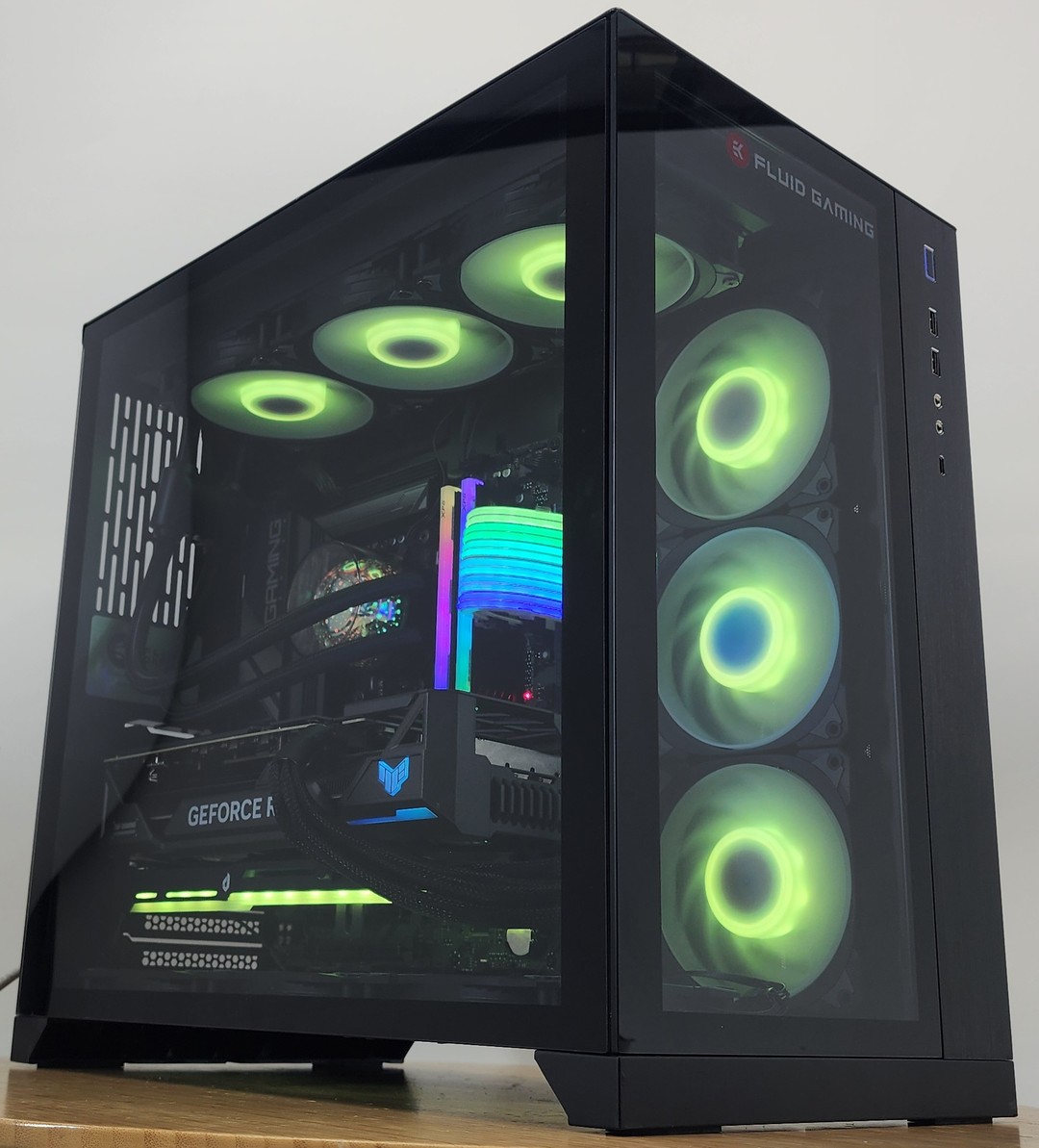 Gaming PC Ryzen 7 9700X 32GB RAM 1TB SSD RTX 4070 Ti SUPER 16GB