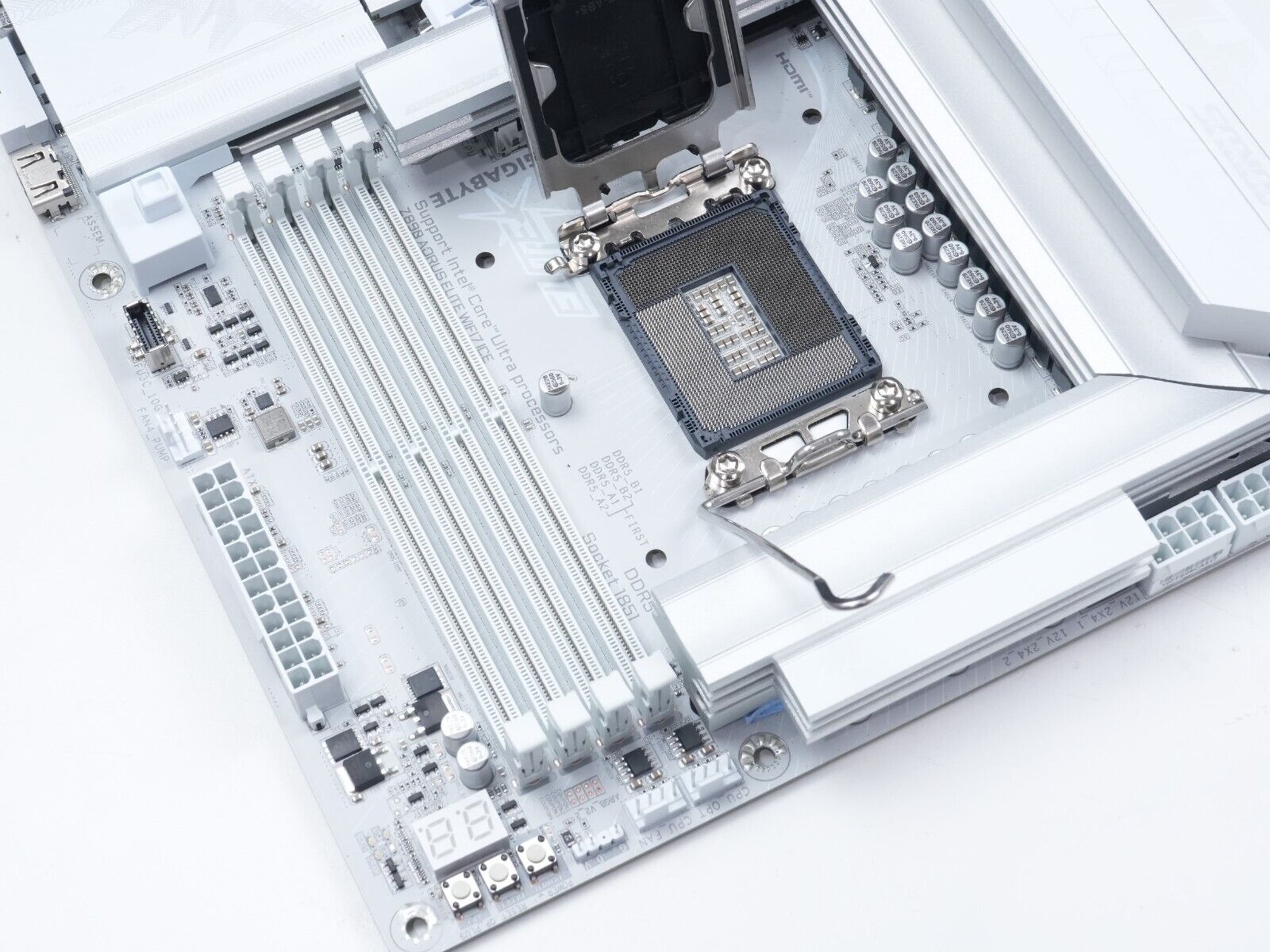 GIGABYTE INTEL Z890 AORUS ELITE WIFI7 ICE/GAME BUNDLE New!