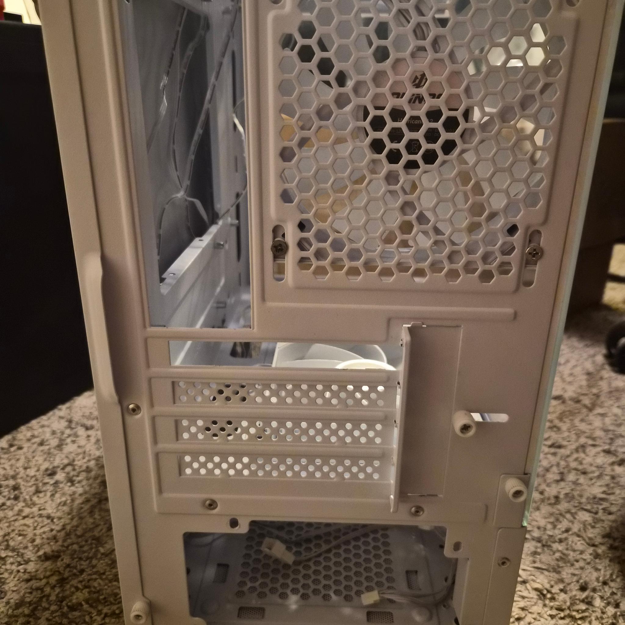 I5-9600k + 1650 super + ASUS B360 matx + 16gb ram + Case
