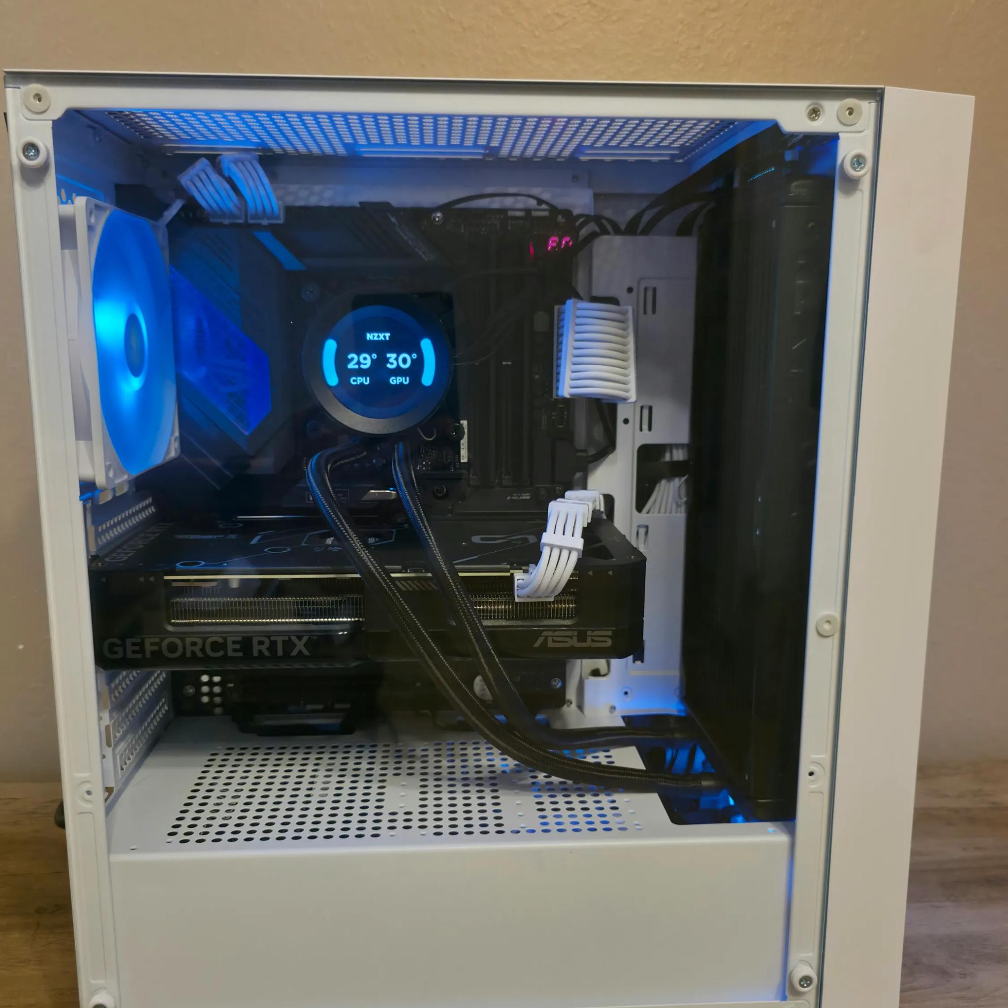 Premium White "Stormtrooper" Gaming PC | Intel i7-13700KF | RTX 4070 12GB | 32GB DDR5