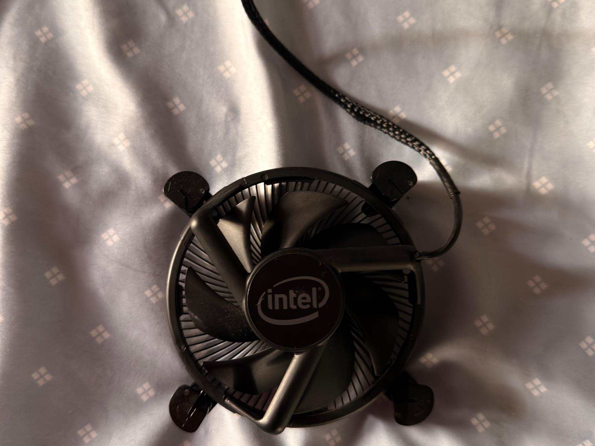 🔥 Intel Stock Cooler 🔥