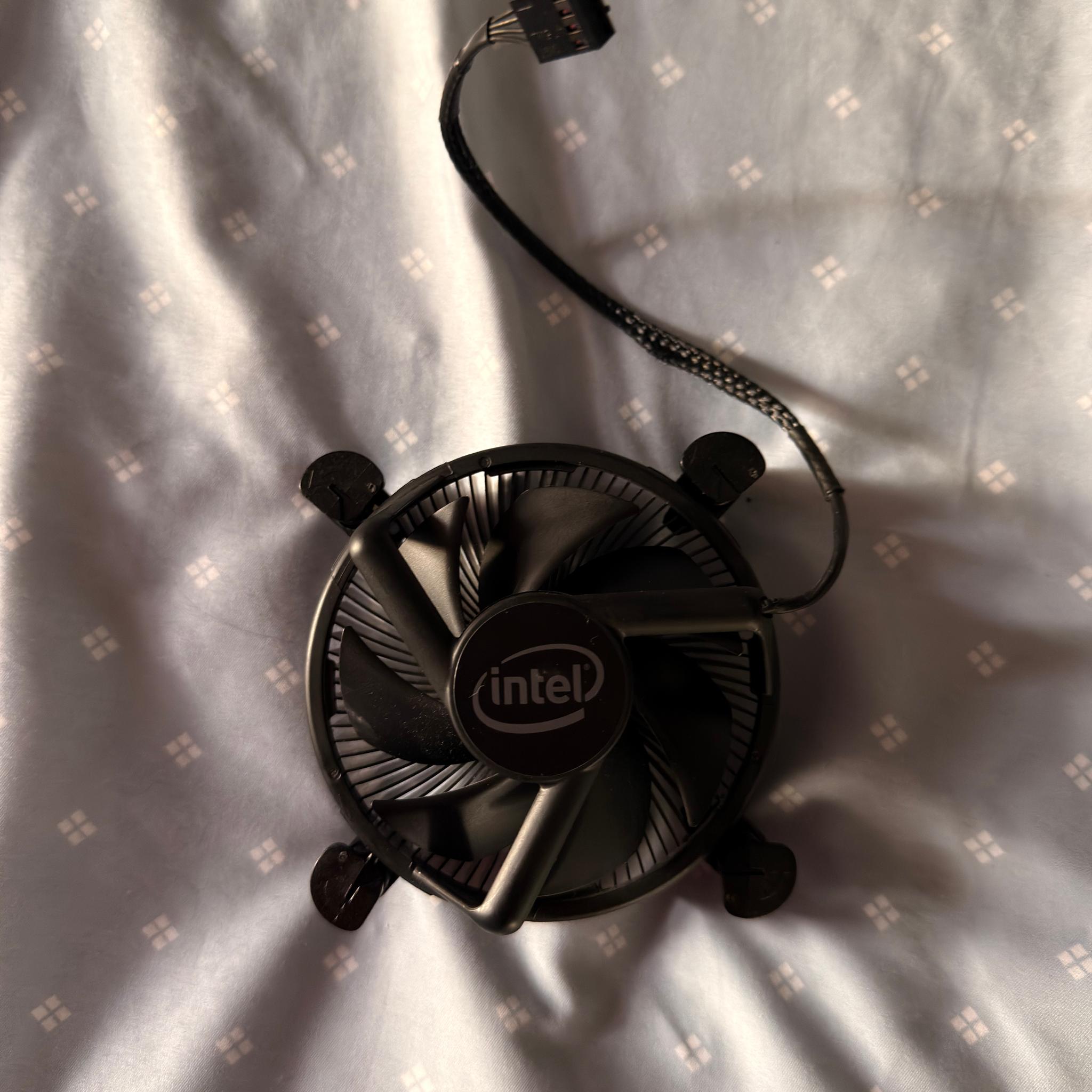 🔥 Intel Stock Cooler 🔥