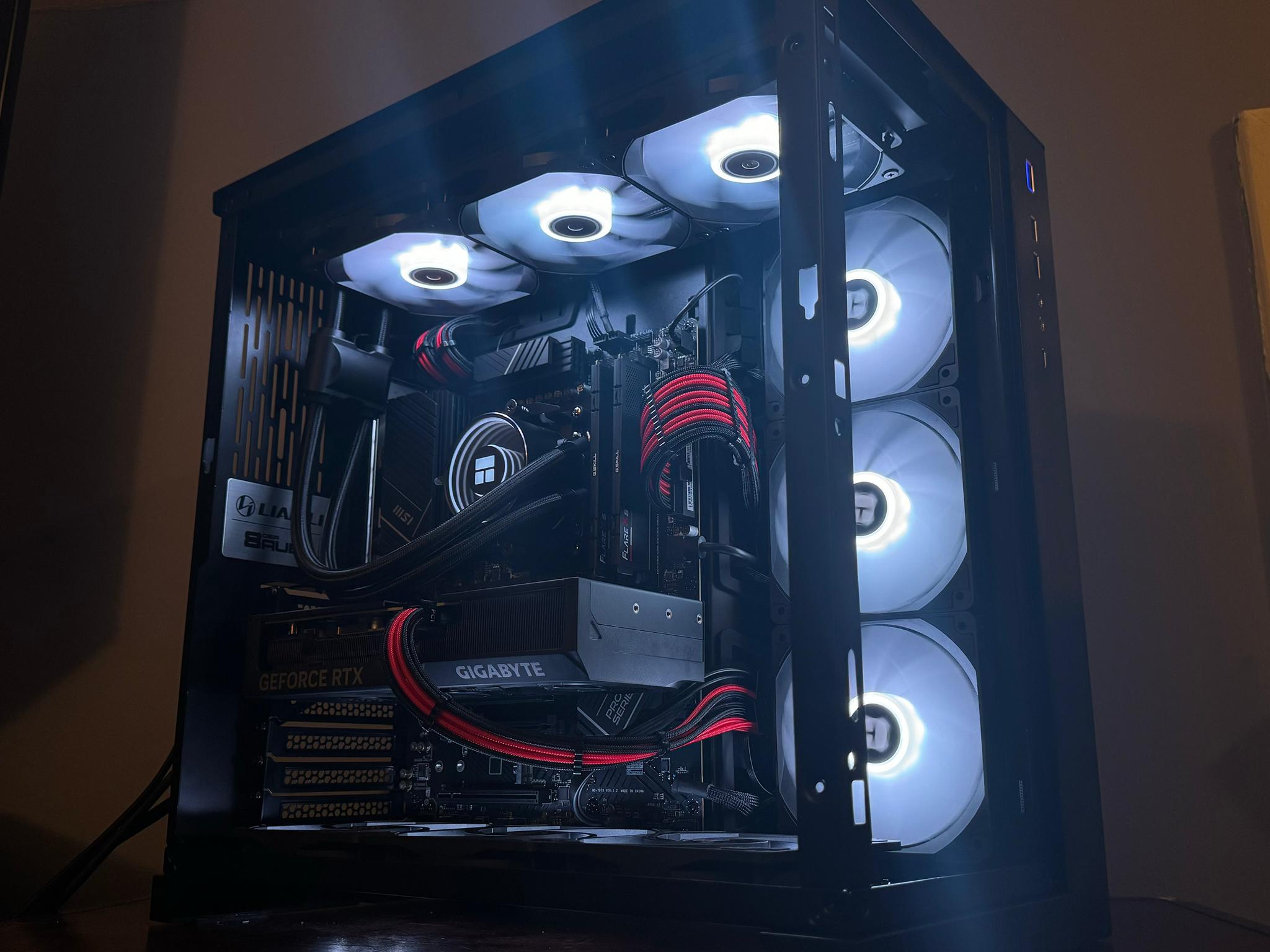 🔴⚫️Black Box⚫️🔴 RTX 4070 | Ryzen 7 7700X | 32GB DDR5 | 1TB SSD