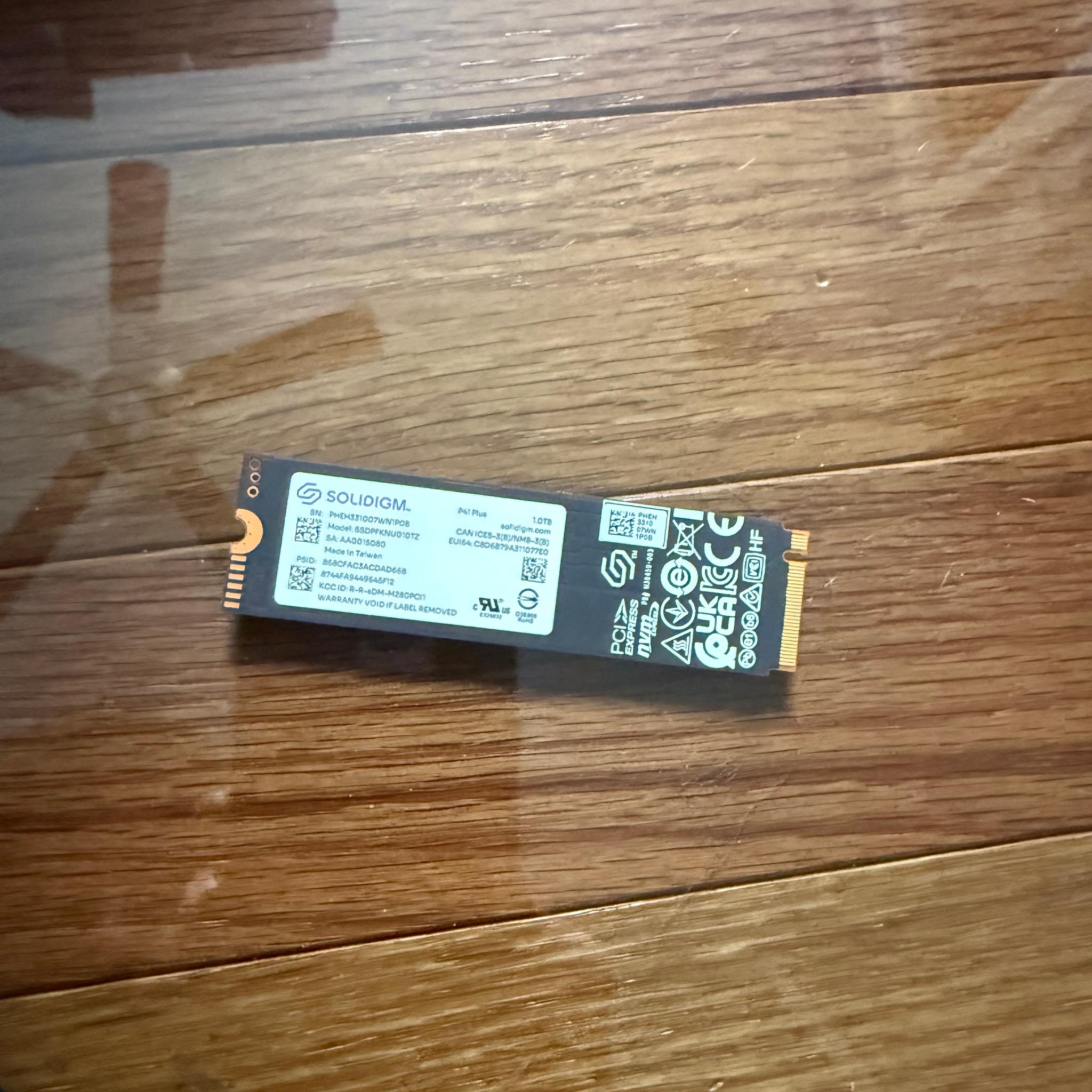 SOLIDIGM P41PLUS 1TB NVMe M.2 2280 SSD