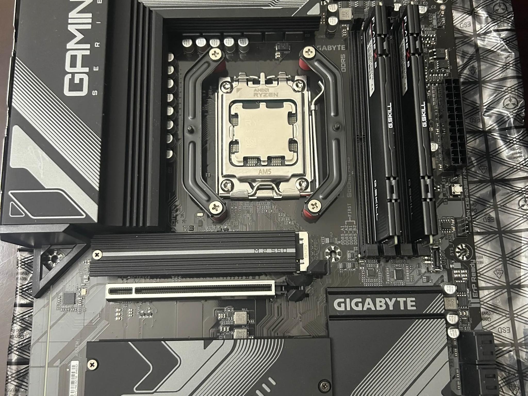 Ryzen 7 7700X | Gigabyte B650 Gaming X AX V2 | 32GB DDR5 6000