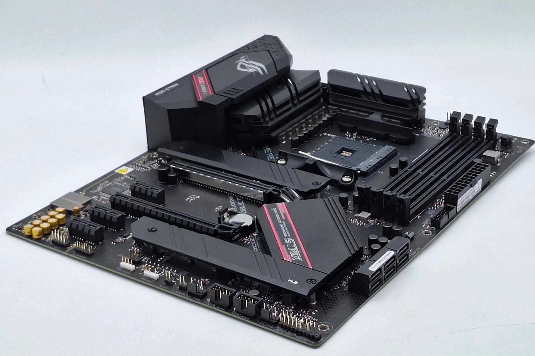 ROG Strix B550-F Gaming WiFi II + Ryzen 3900X + 16GB Aorus RGB + 500GB NMVE