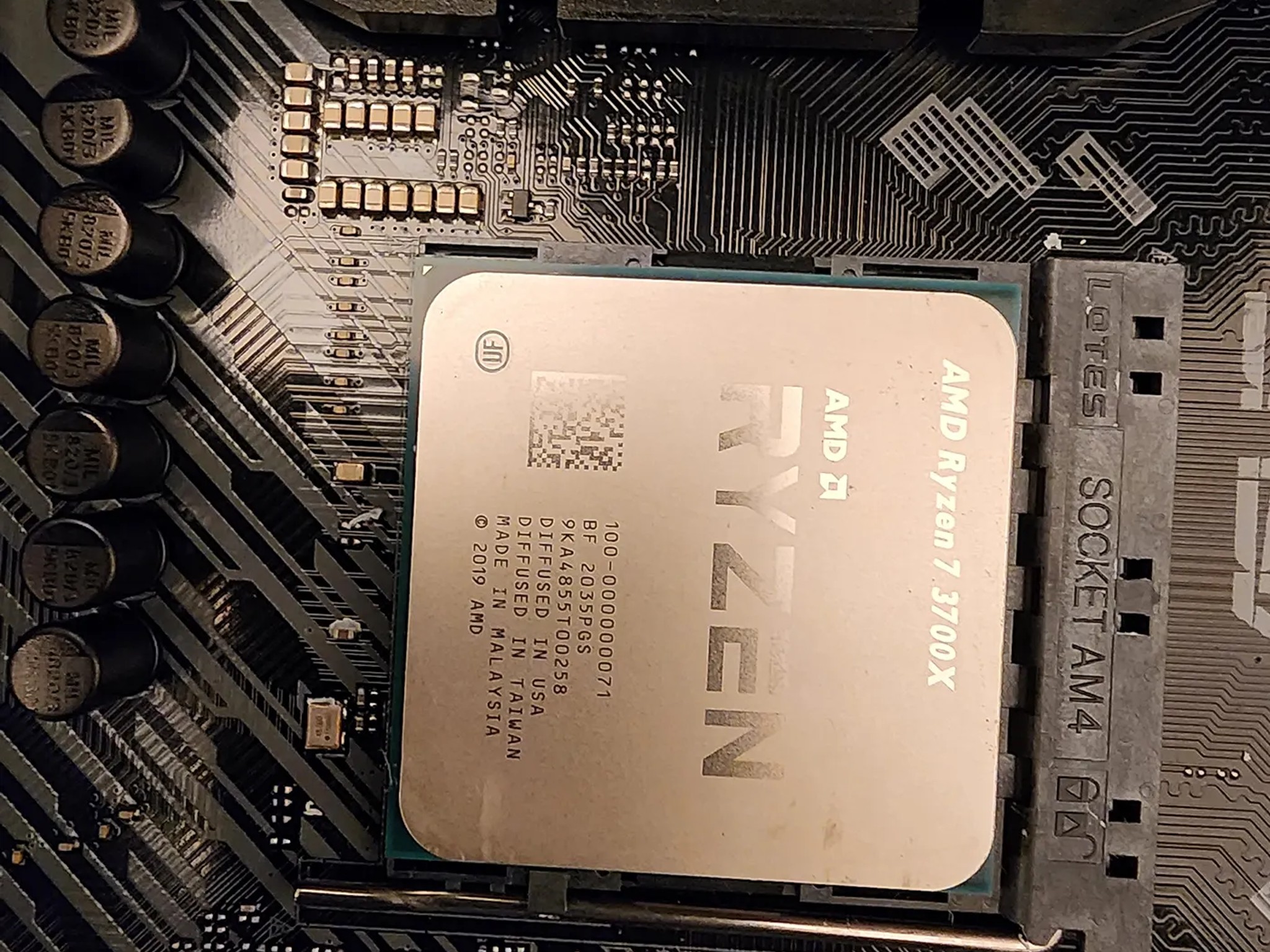 For Sale Used AMD Ryzen7 3700x like new