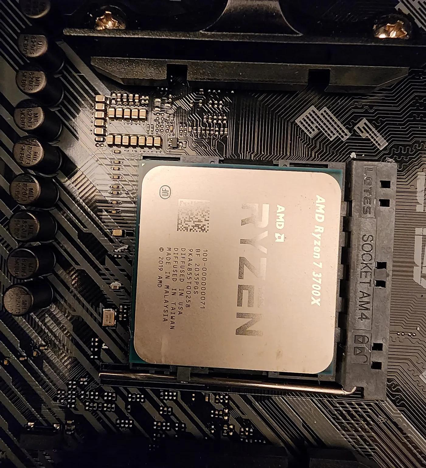 For Sale Used AMD Ryzen7 3700x like new