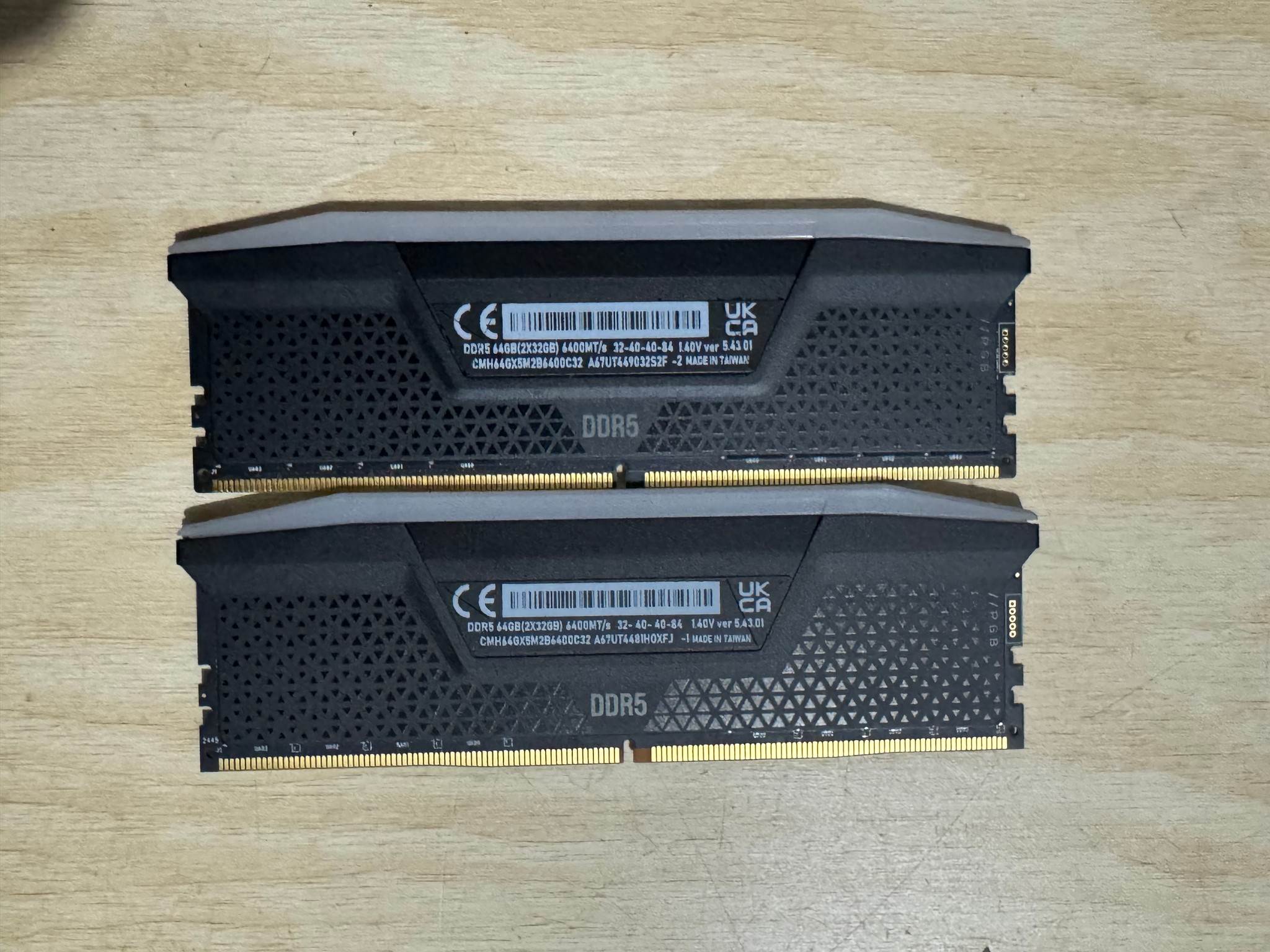 Corsair Vengeance RGB DDR5 64GB (2x32GB) 6400MHz DIMM CMH64GX5M2B6400C32