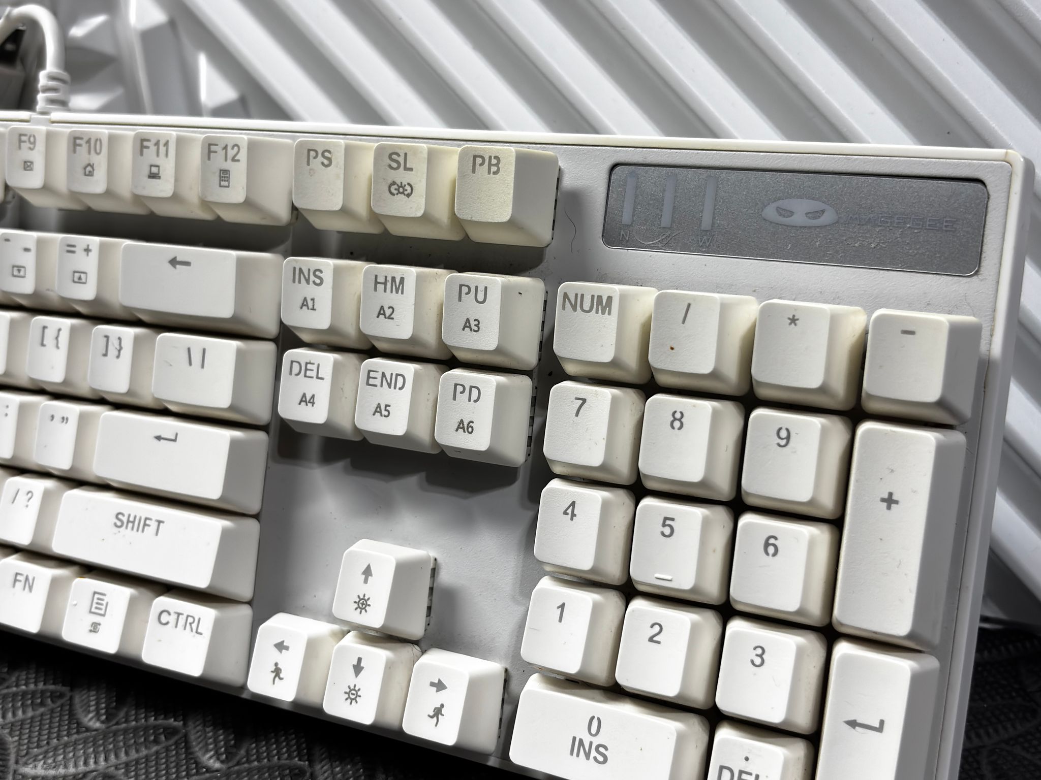 MageGee MK-Storm White Gaming Keyboard | Full Size USB | Tested Working
