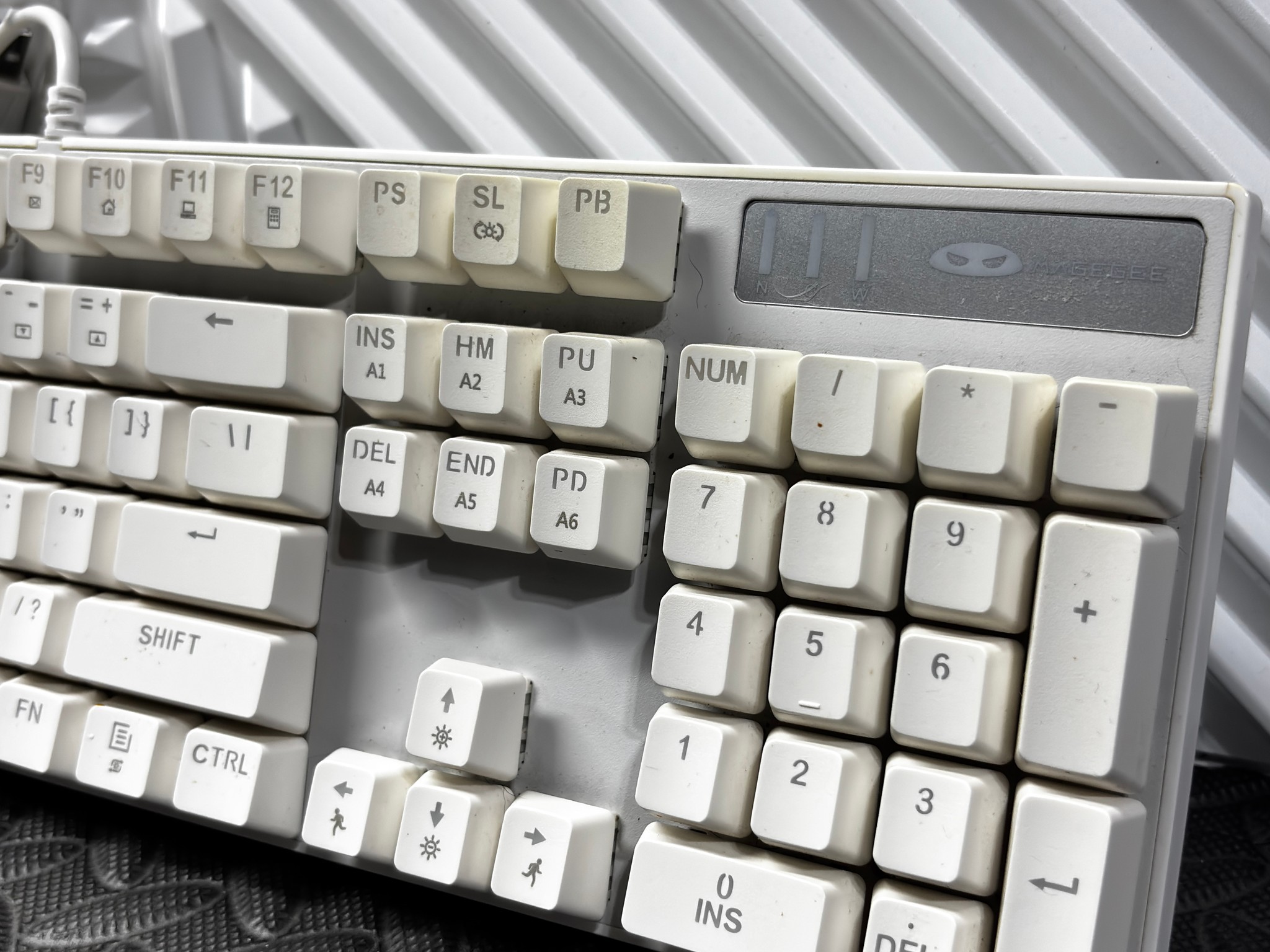 MageGee MK-Storm White Gaming Keyboard | Full Size USB | Tested Working