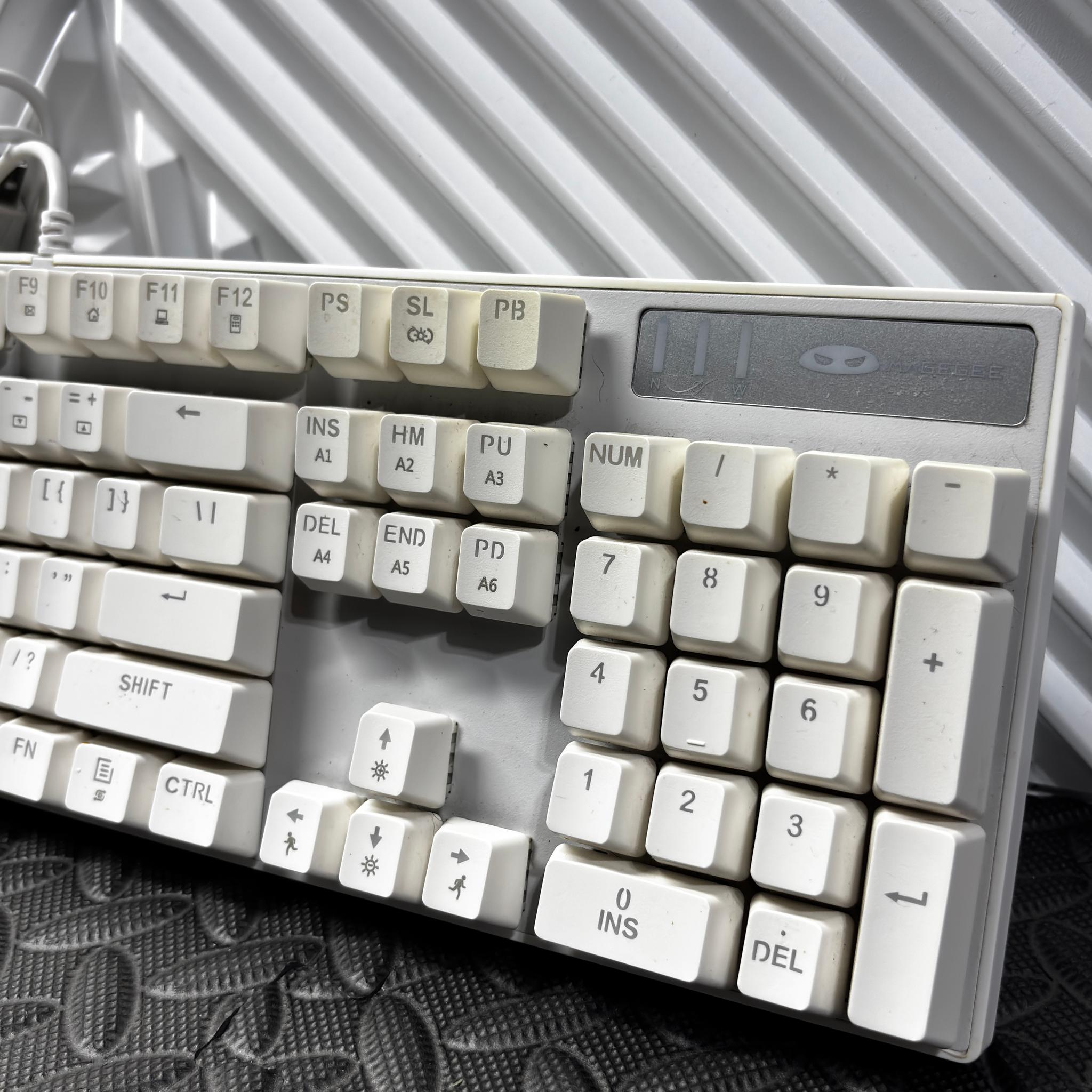 MageGee MK-Storm White Gaming Keyboard | Full Size USB | Tested Working
