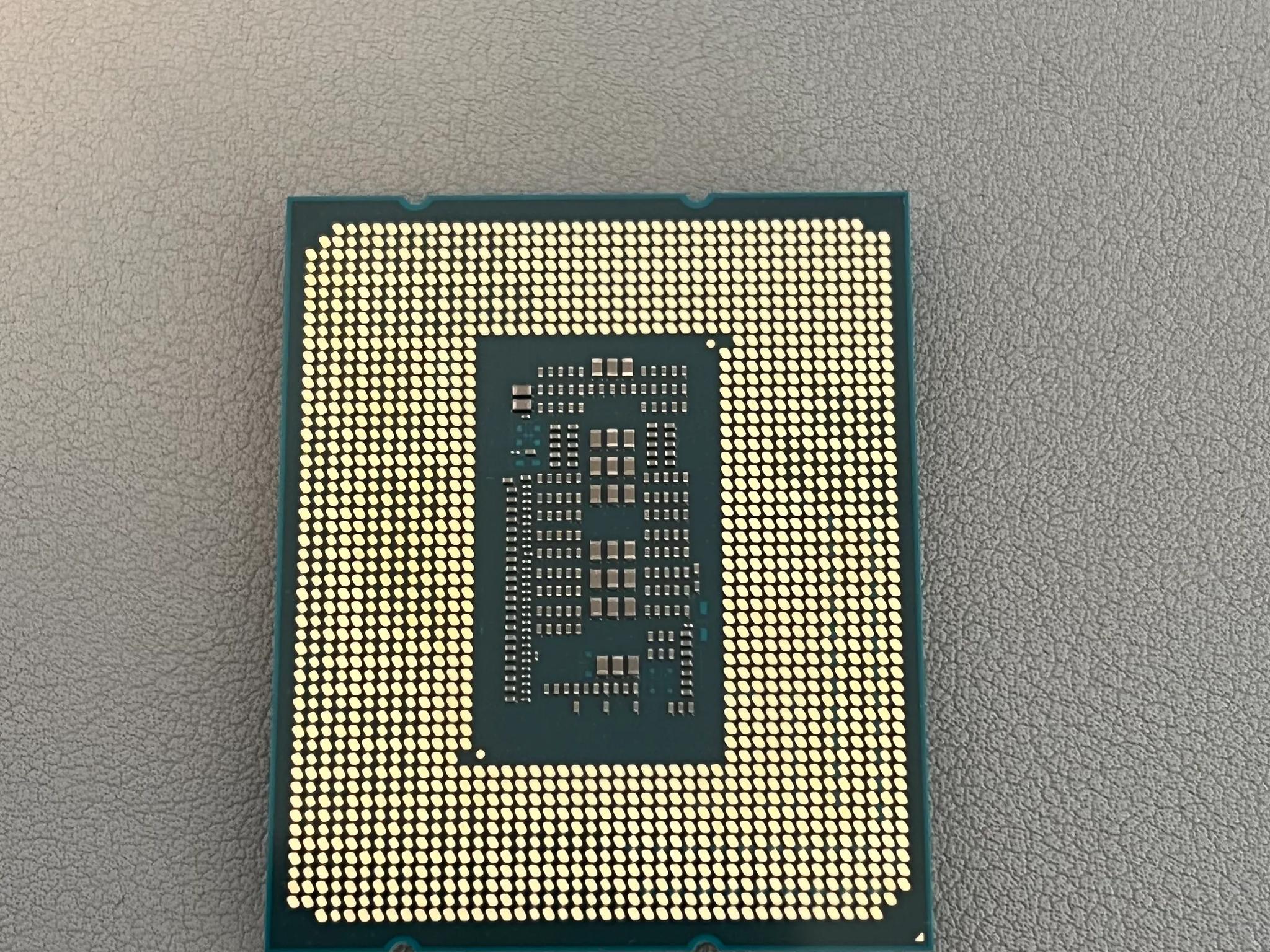 Intel i7-12700T