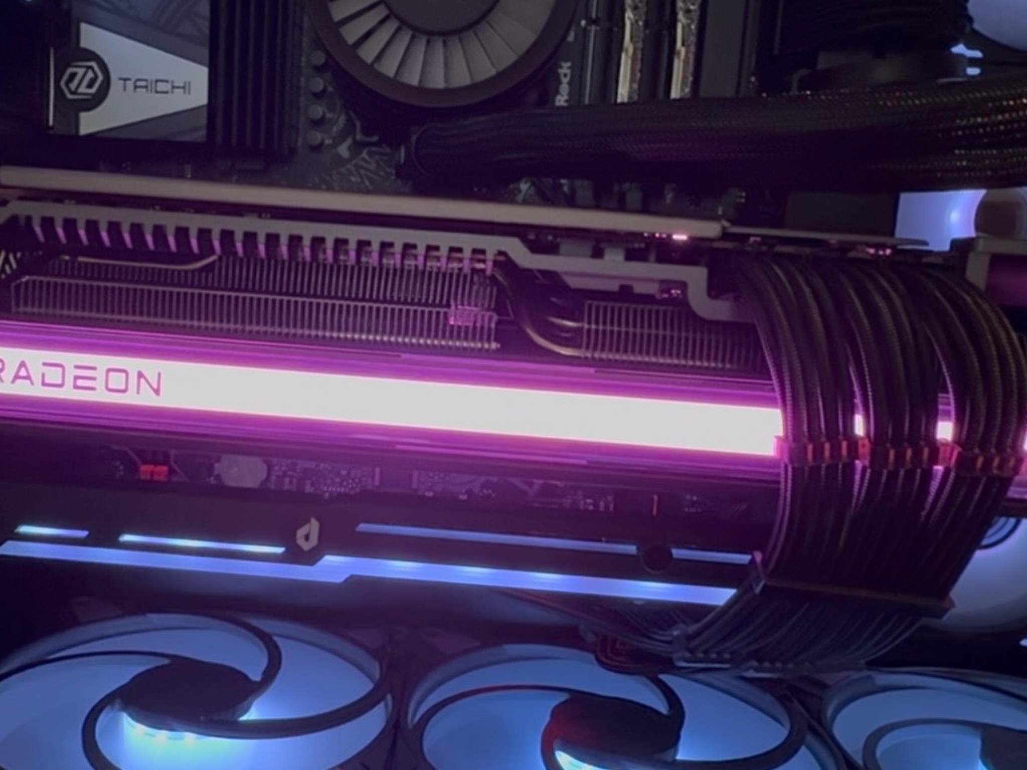 SAPPHIRE NITRO+ Radeon RX 7900 XTX