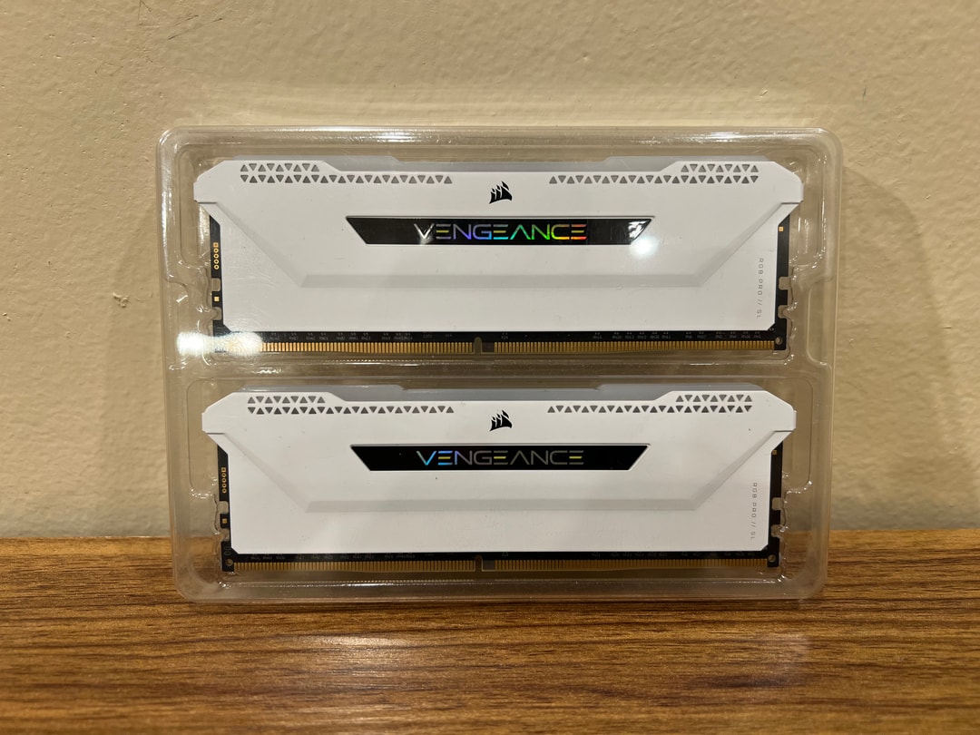 16GB (2x8GB) DDR4-3600MHz CL18 Corsair Vengeance RGB PRO RAM