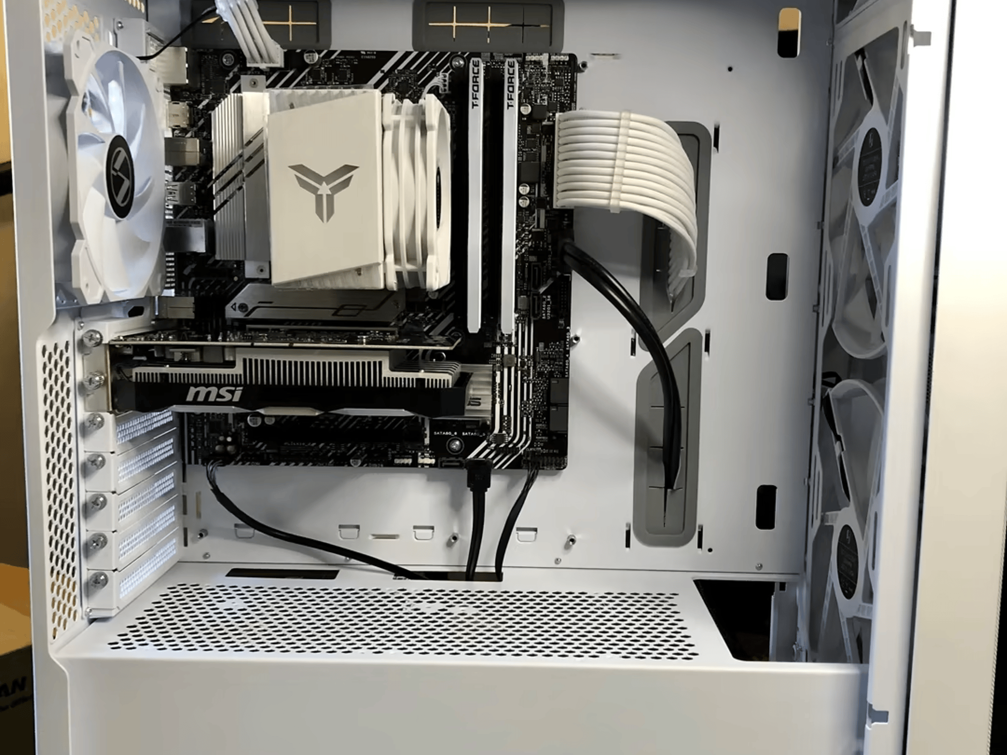 GAMING PC Intel i5 11400F All-White PC 