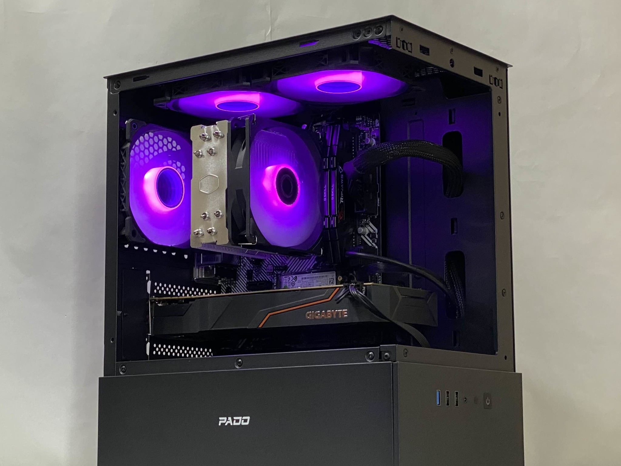 GTX 1080, Ryzen 5 2600, 16GB DDR4, 512GB NVMe SSD, WiFi - Gaming PC