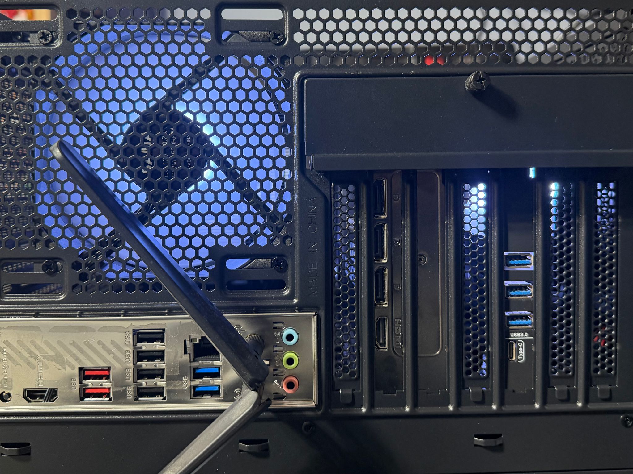 NIGHTFALL 5070 | Ryzen 7 8700F | RTX 5070 | 32GB DDR5 | 4TB SSD use to be a workstation OR gamer