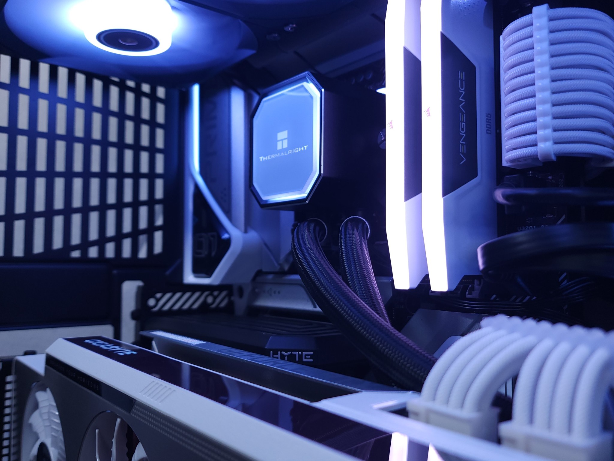 💙🤍RTX 3080 Ti | i7 12700K | 32GB 5200MHz DDR5 | 1TB NVMe Gen 4