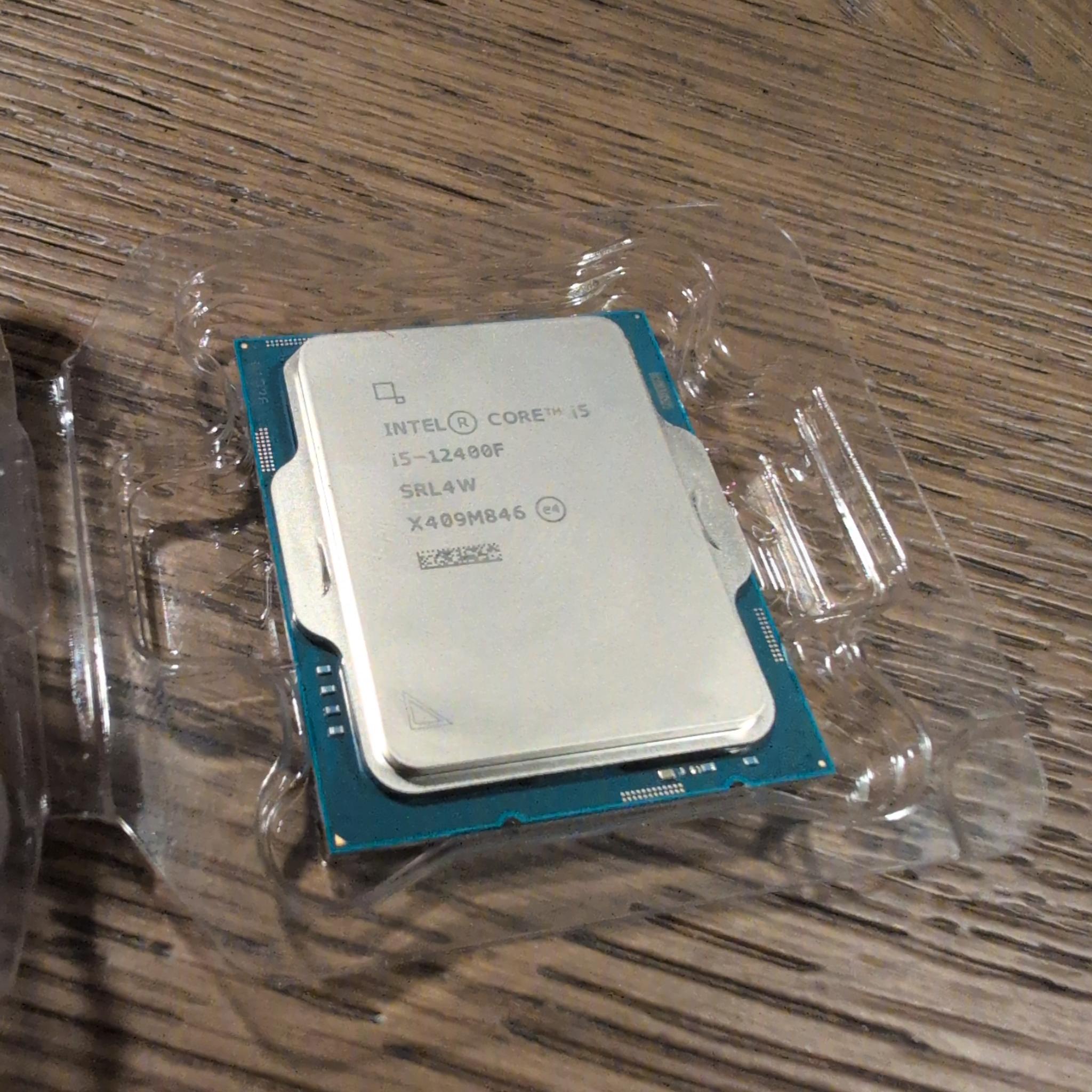 Intel Core i5-12400F - Used w/ original box