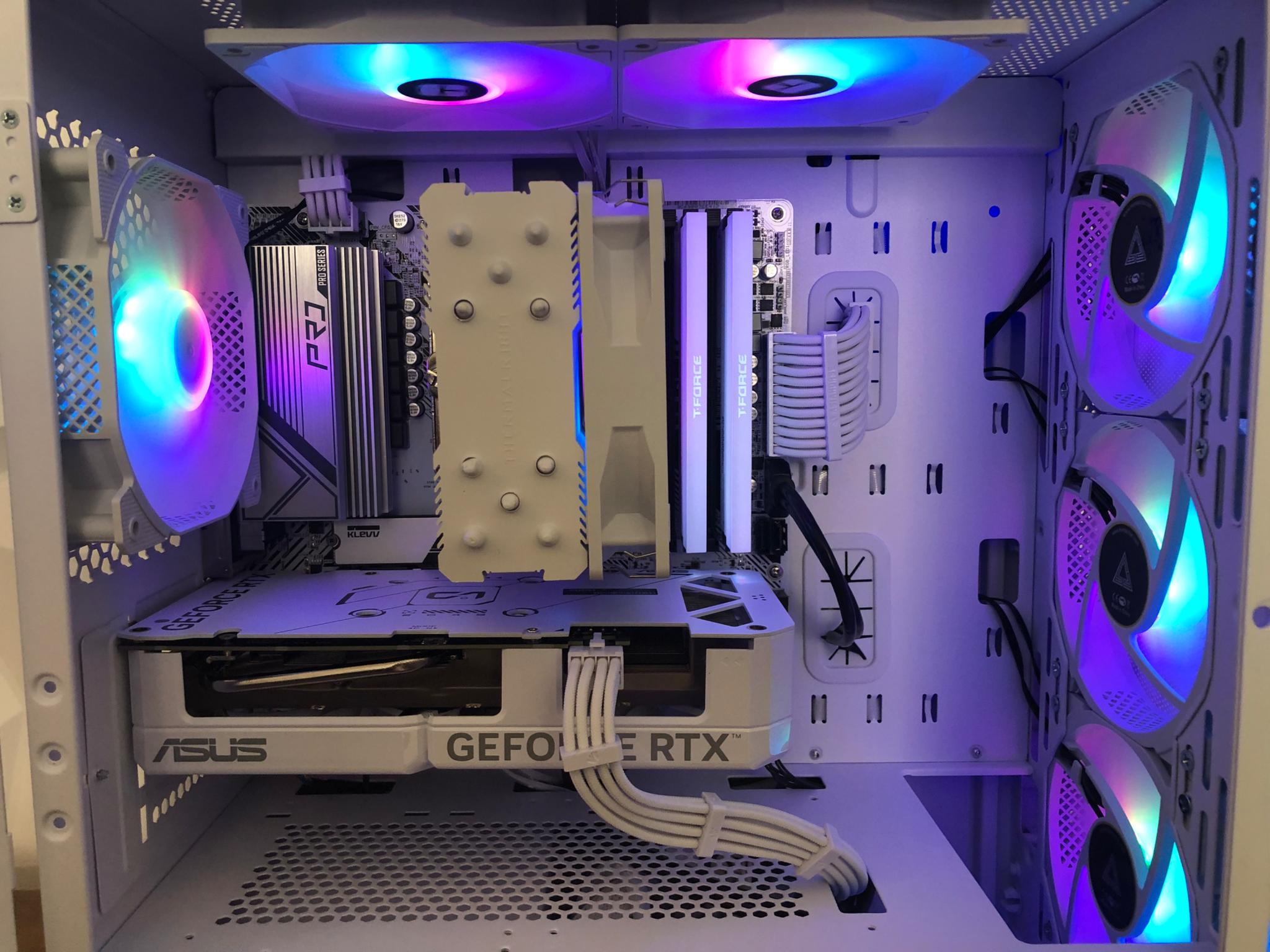 WHITEOUT AMD RYZEN 7 5700x & RTX 4060 GAMING PC!