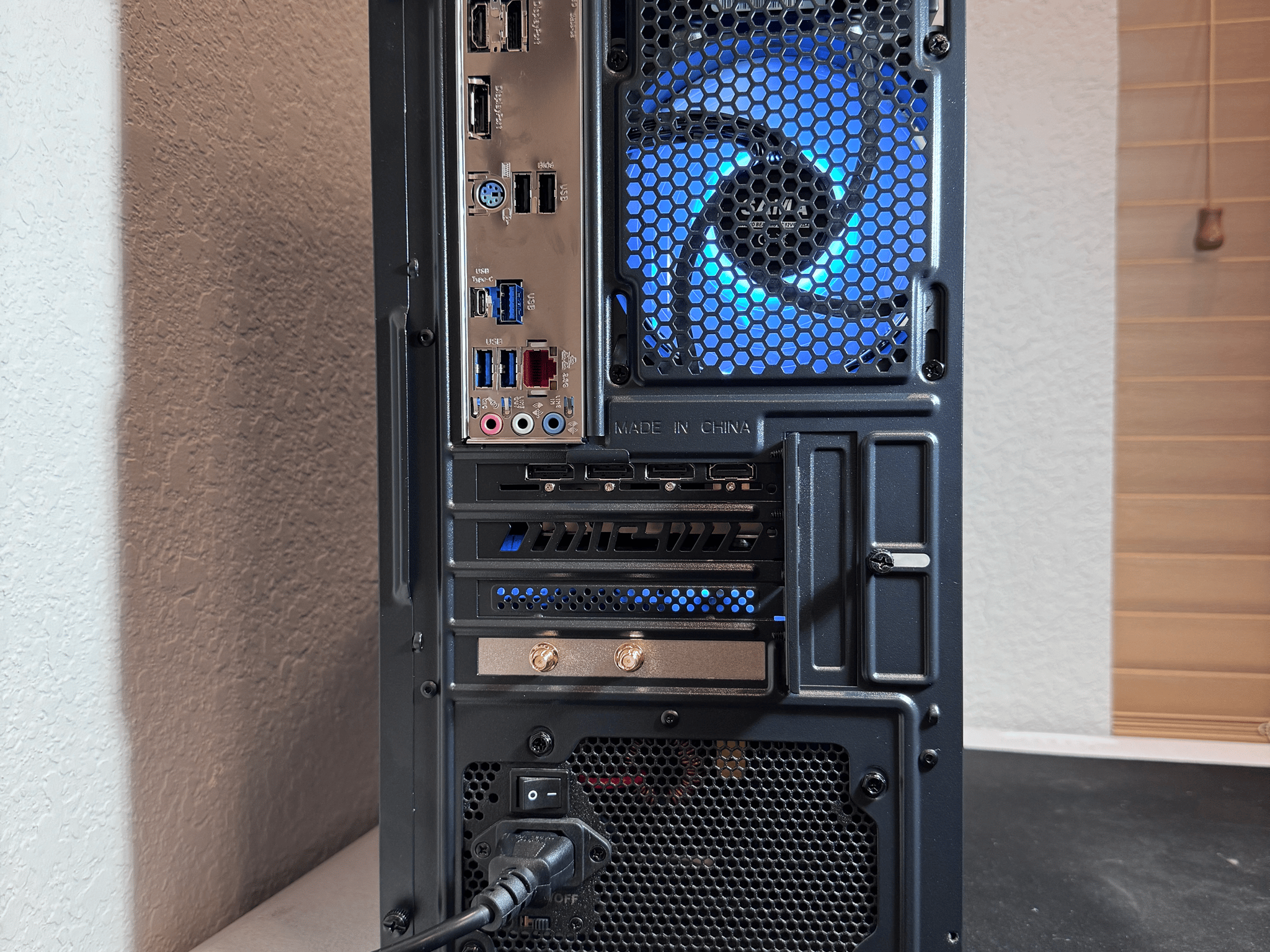 Ryzen 7600x + RX 7700XT Build