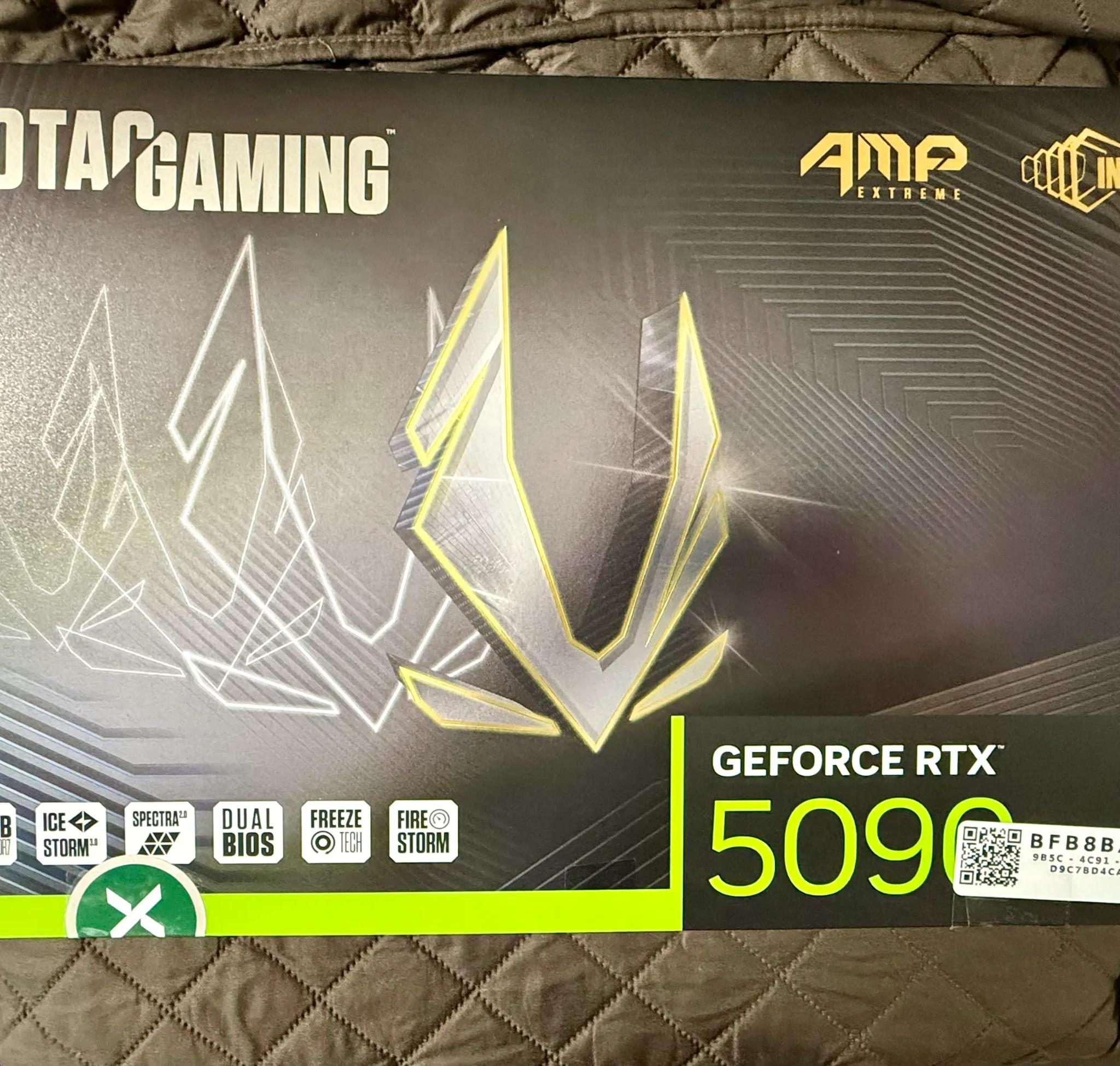 ZOTAC Gaming GeForce RTX 5090 AMP Extreme Infinity - DLSS 4 - 32GB - GDDR7