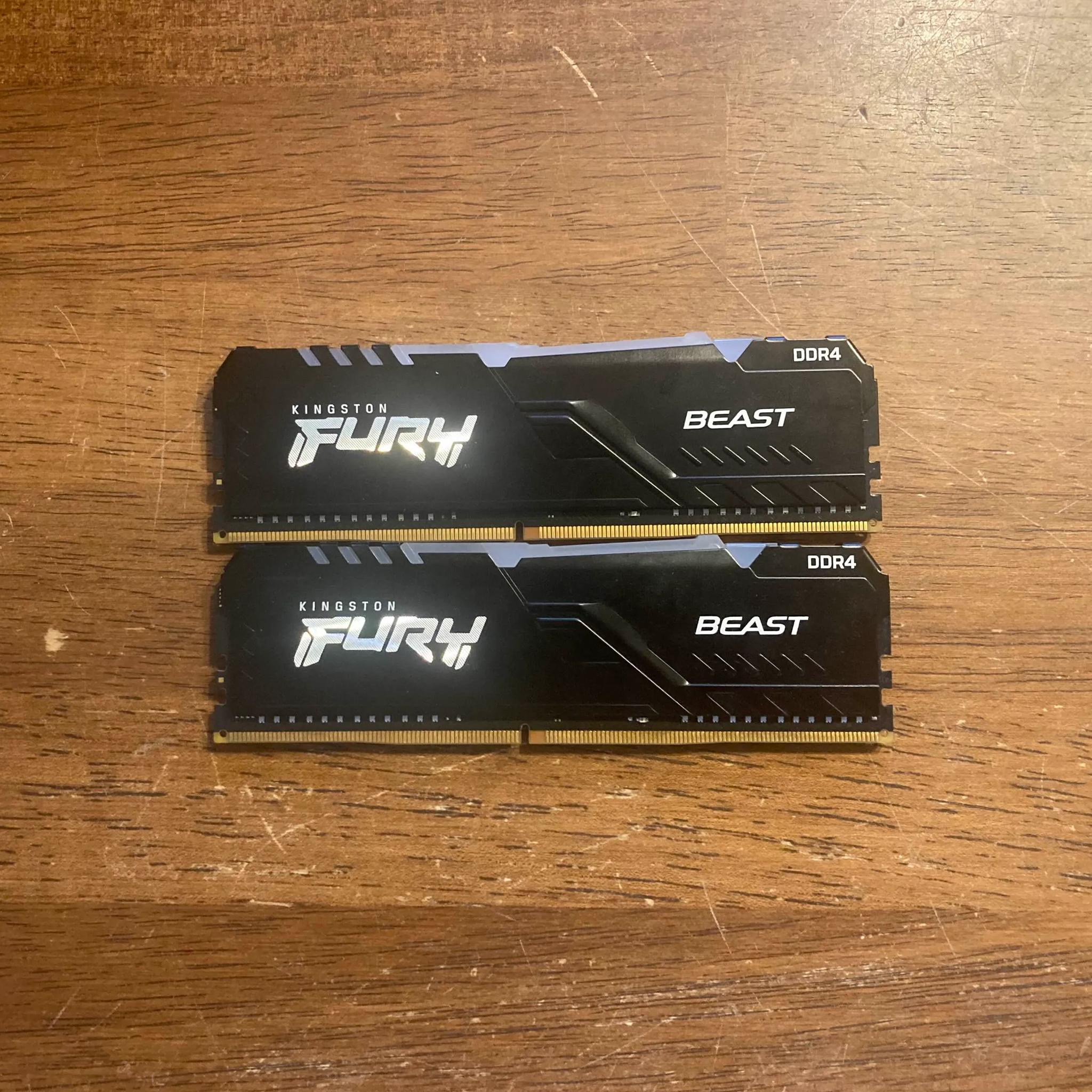 2x8GB HyperX FURY Renegade RGB DDR4 3200MHz CL16 (READ)