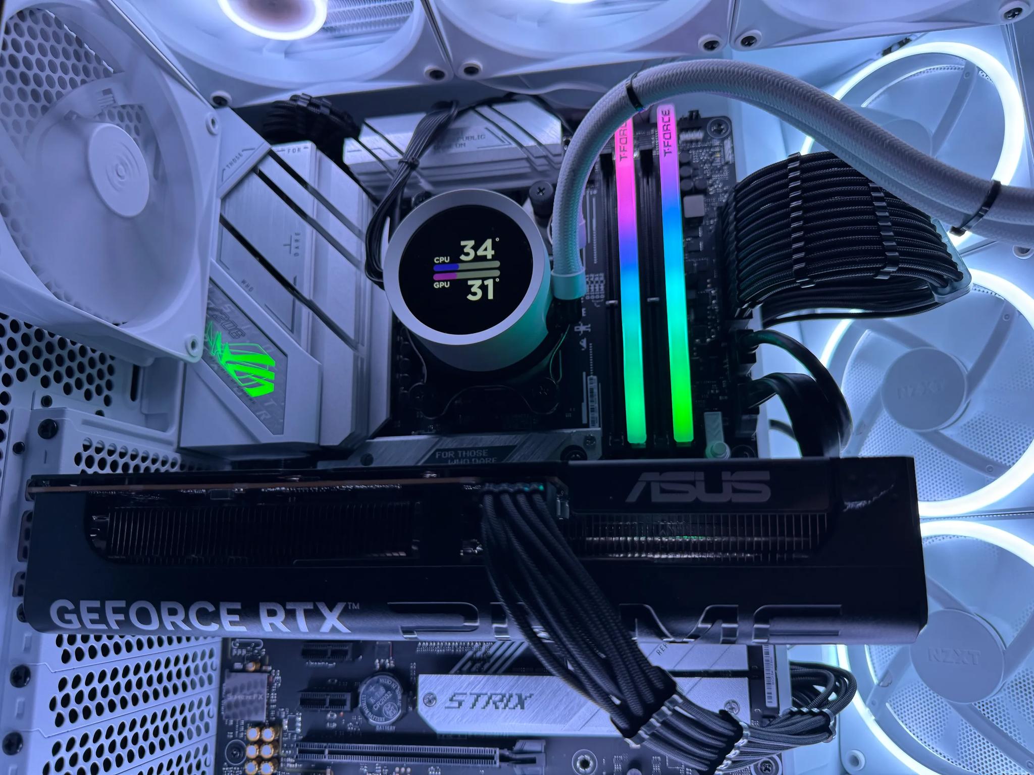 RTX 5060 + RYZEN 5 7600 + 32 GB (Ghost)
