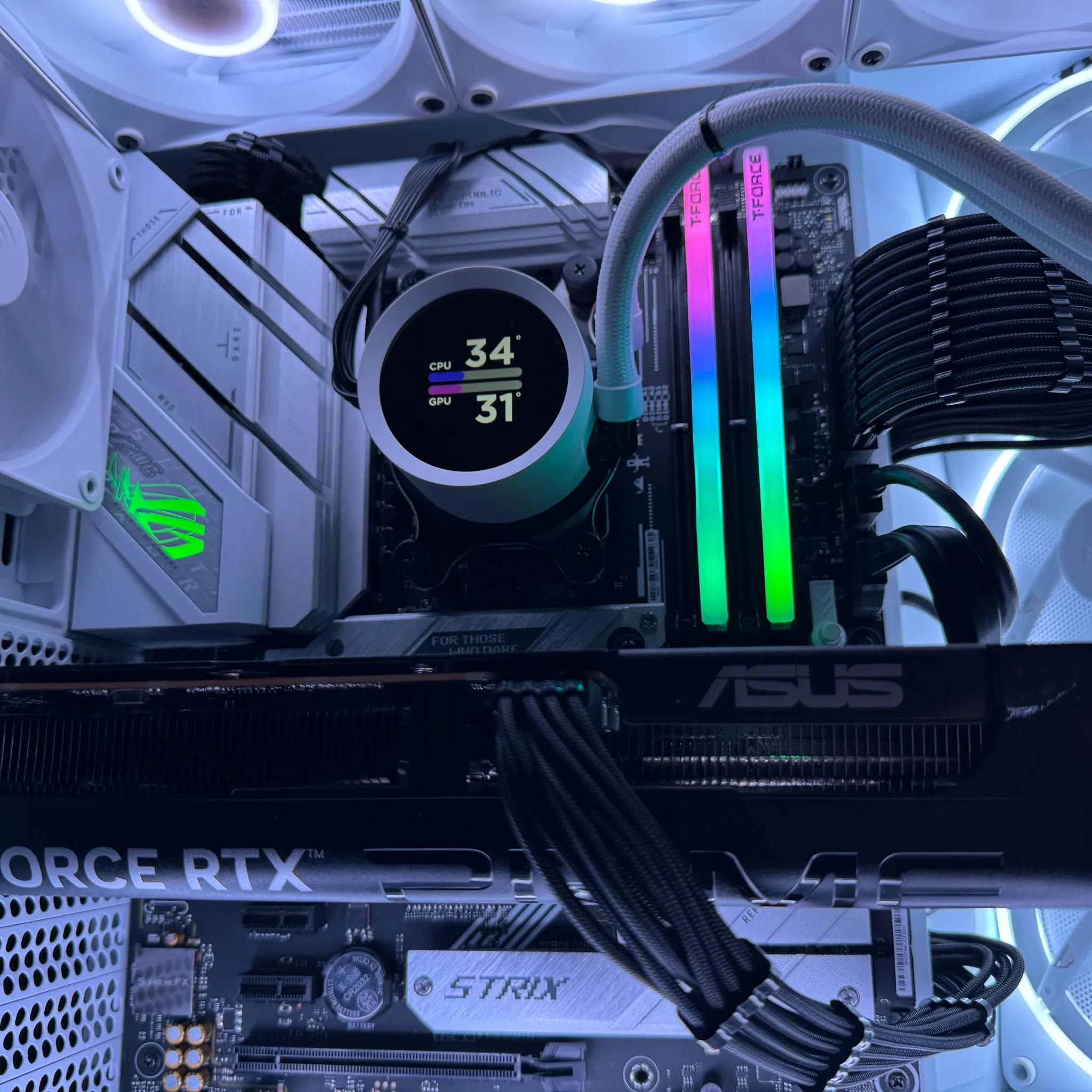 RTX 5060 + RYZEN 5 7600 + 32 GB (Ghost)