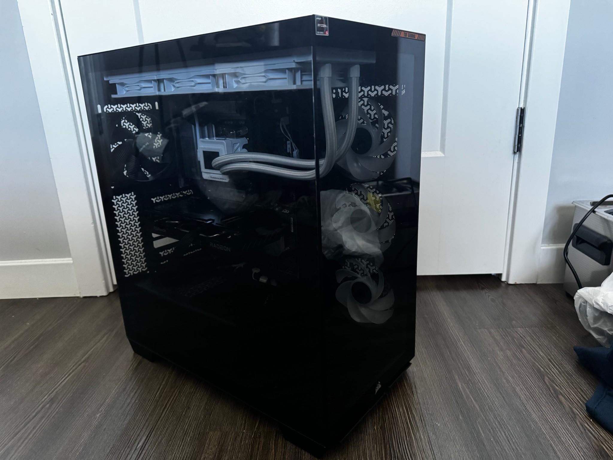 Radeon RX 9060 XT 16GB Custom Gaming PC - Ryzen 5 7600X, 16GB RAM, 512GB SSD