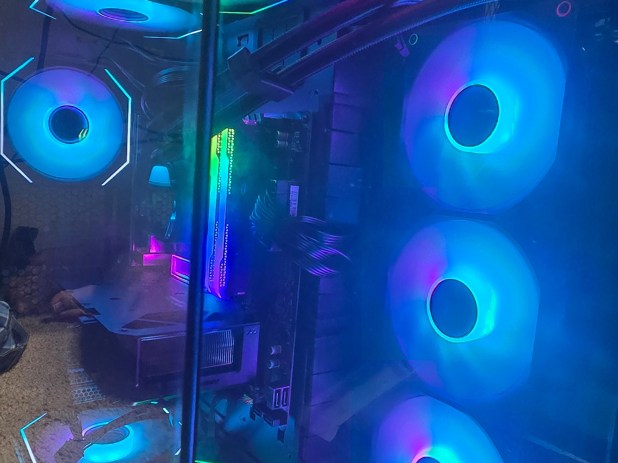 RYZEN 5, 32 GB RAM, 1 TB M.2 SSD, RTX 5060