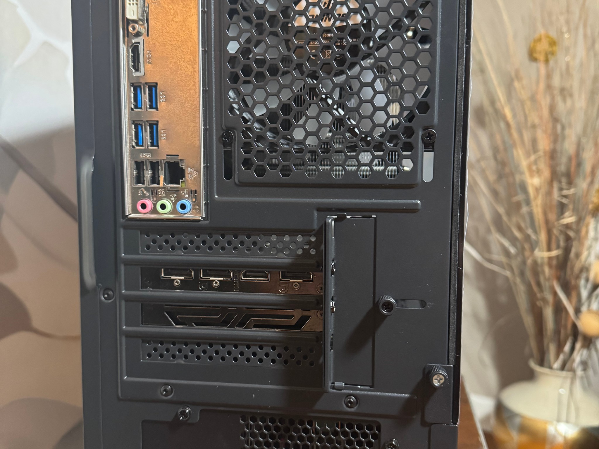 🌌 Aesthetic & Compact 1080p Gaming PC Ryzen 5 2600 | GTX 1660S