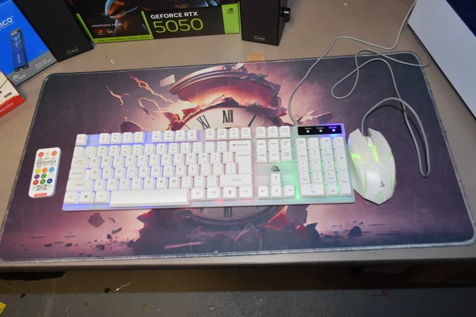 Ryzen 5 5500 RTX 5050 8GB 32 GB of RGB ram 1 TB NVME Speakers Keyboard & Mouse