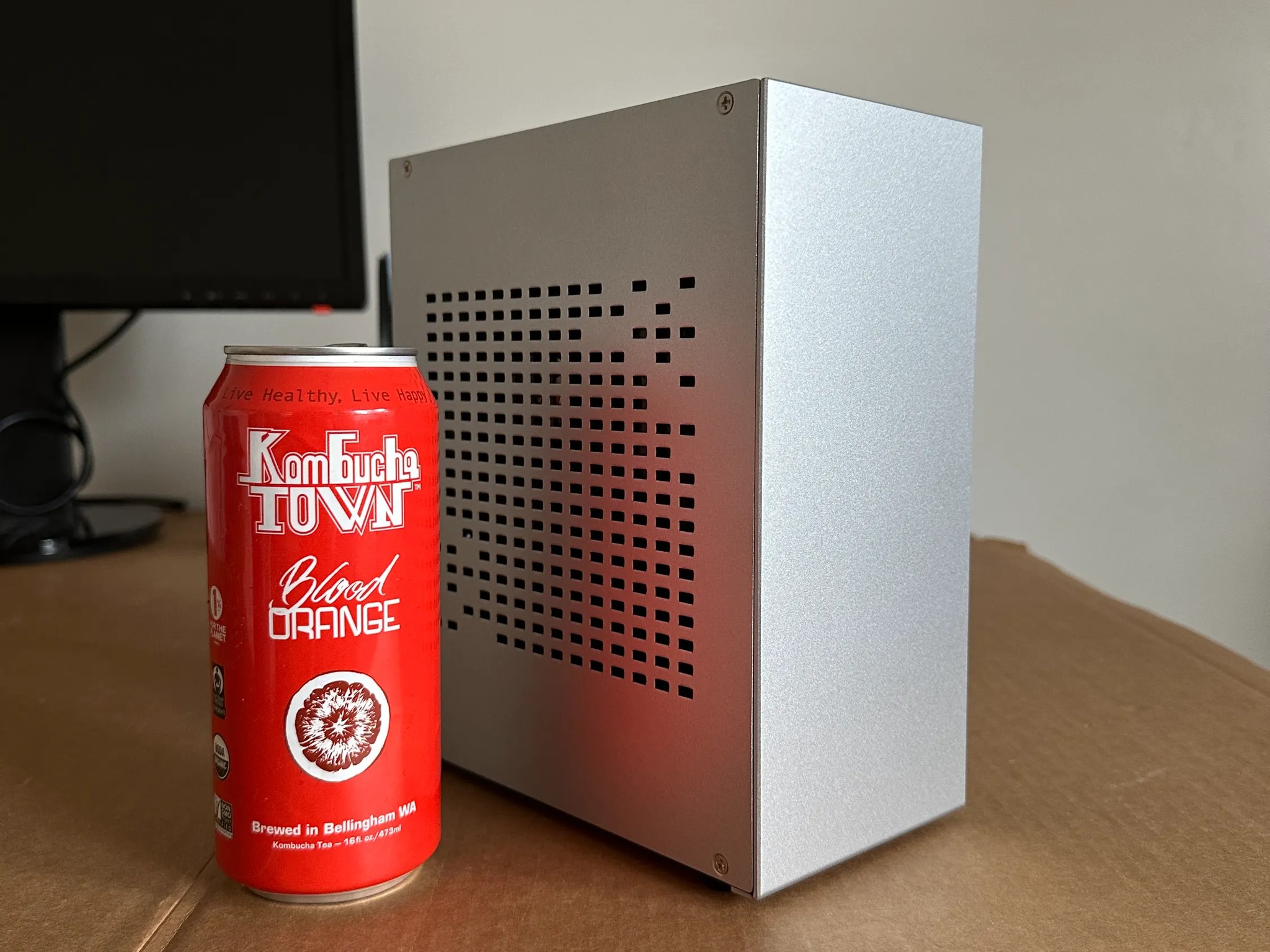 MINI GAMING PC - AMD Ryzen 5 5600X 6-Core + NVIDIA RTX 4060 8GB + 2TB NVME SSD + 32GB DDR4 RAM
