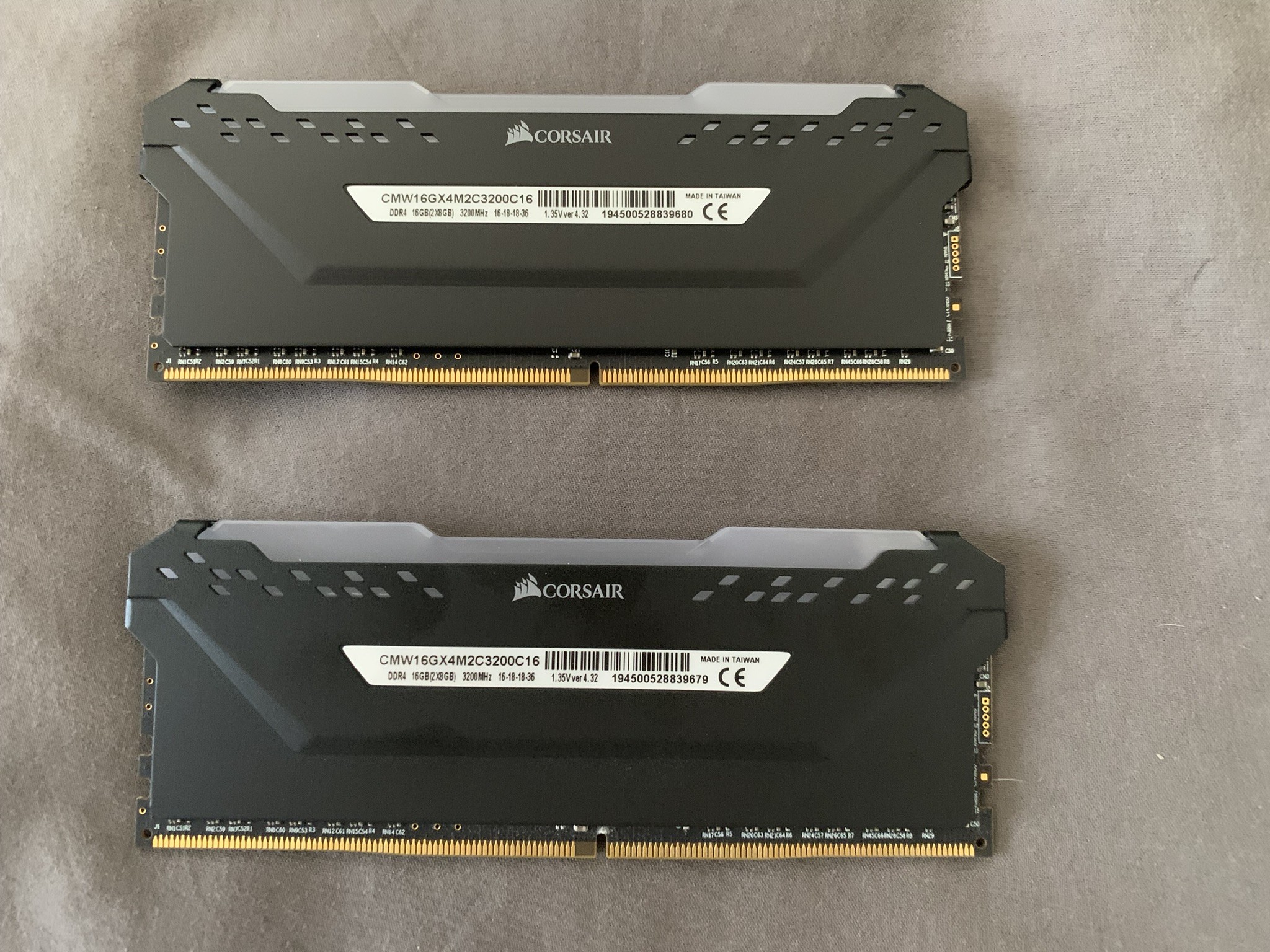 Corsair Vengeance RGB Pro 16GB (2x8GB) @ 3200 MHz DDR4