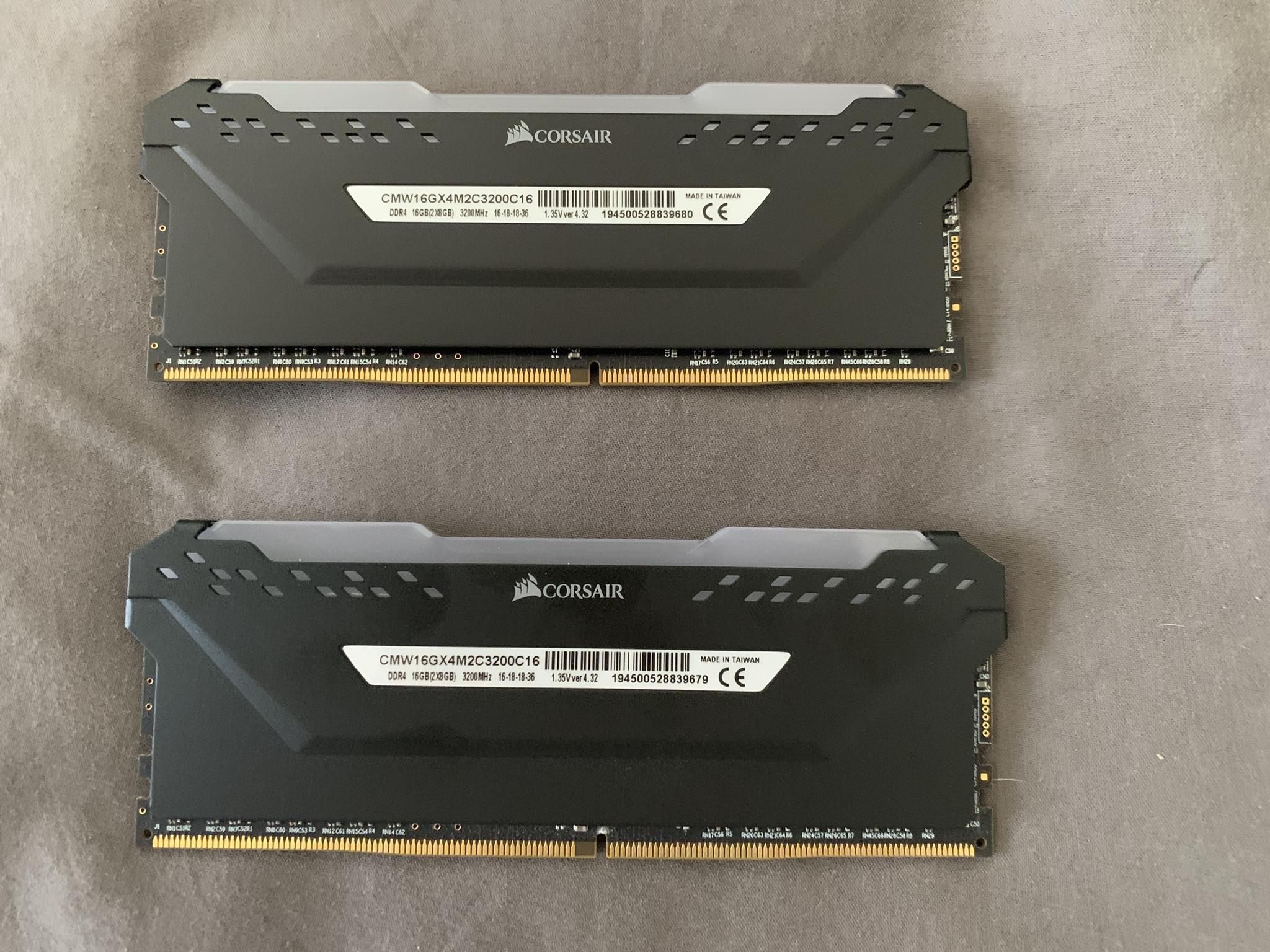 Corsair Vengeance RGB Pro 16GB (2x8GB) @ 3200 MHz DDR4