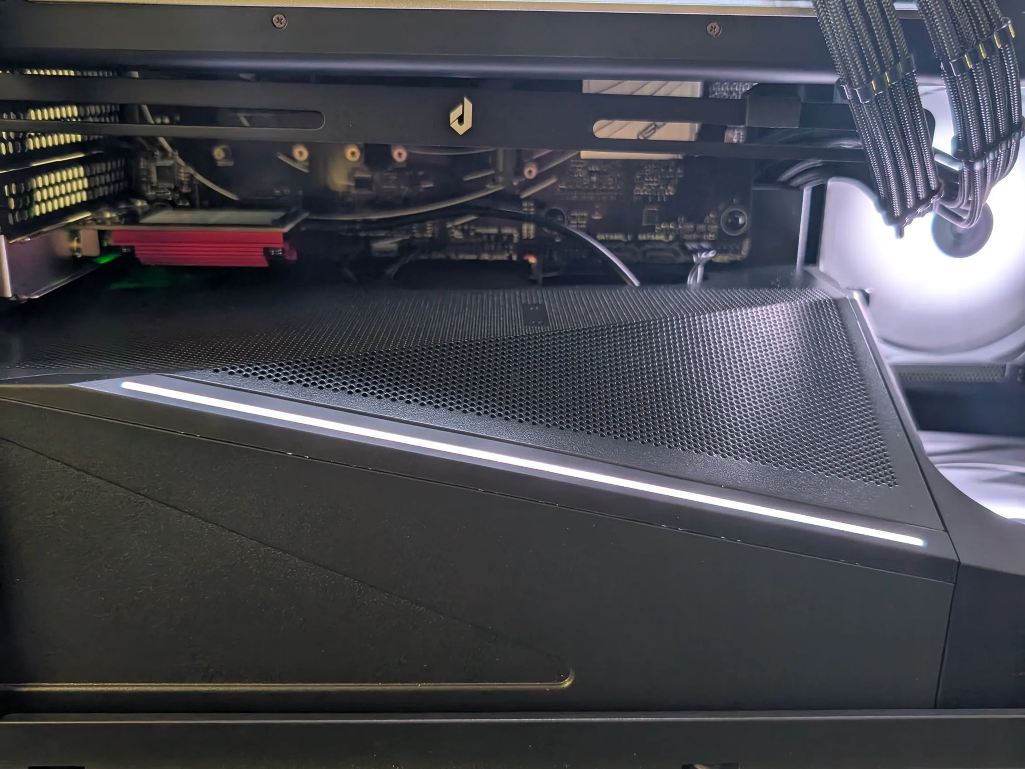 RX 7800 XT - Ryzen 7 9700x - 32 GB DDR5 6000 - 1 TB NVME Liquid Cooled