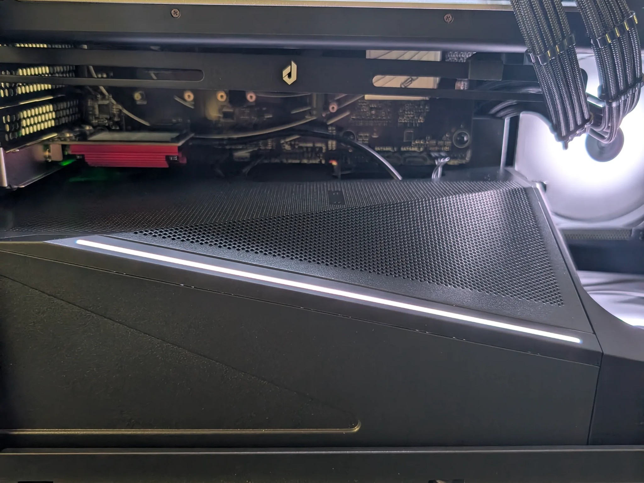 RX 7800 XT - Ryzen 7 9700x - 32 GB DDR5 6000 - 1 TB NVME Liquid Cooled
