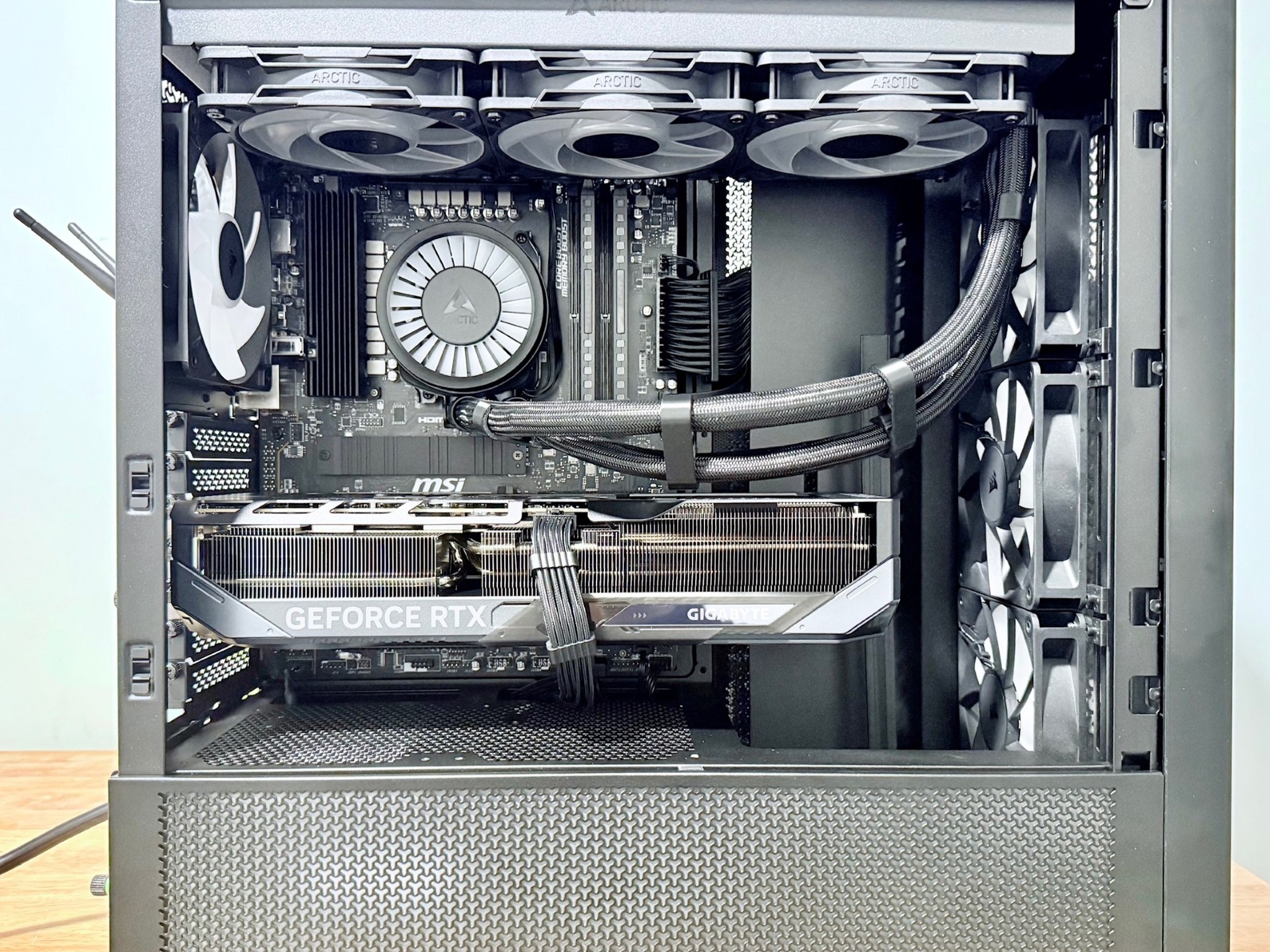 Dominator RTX 5070TI 16GB