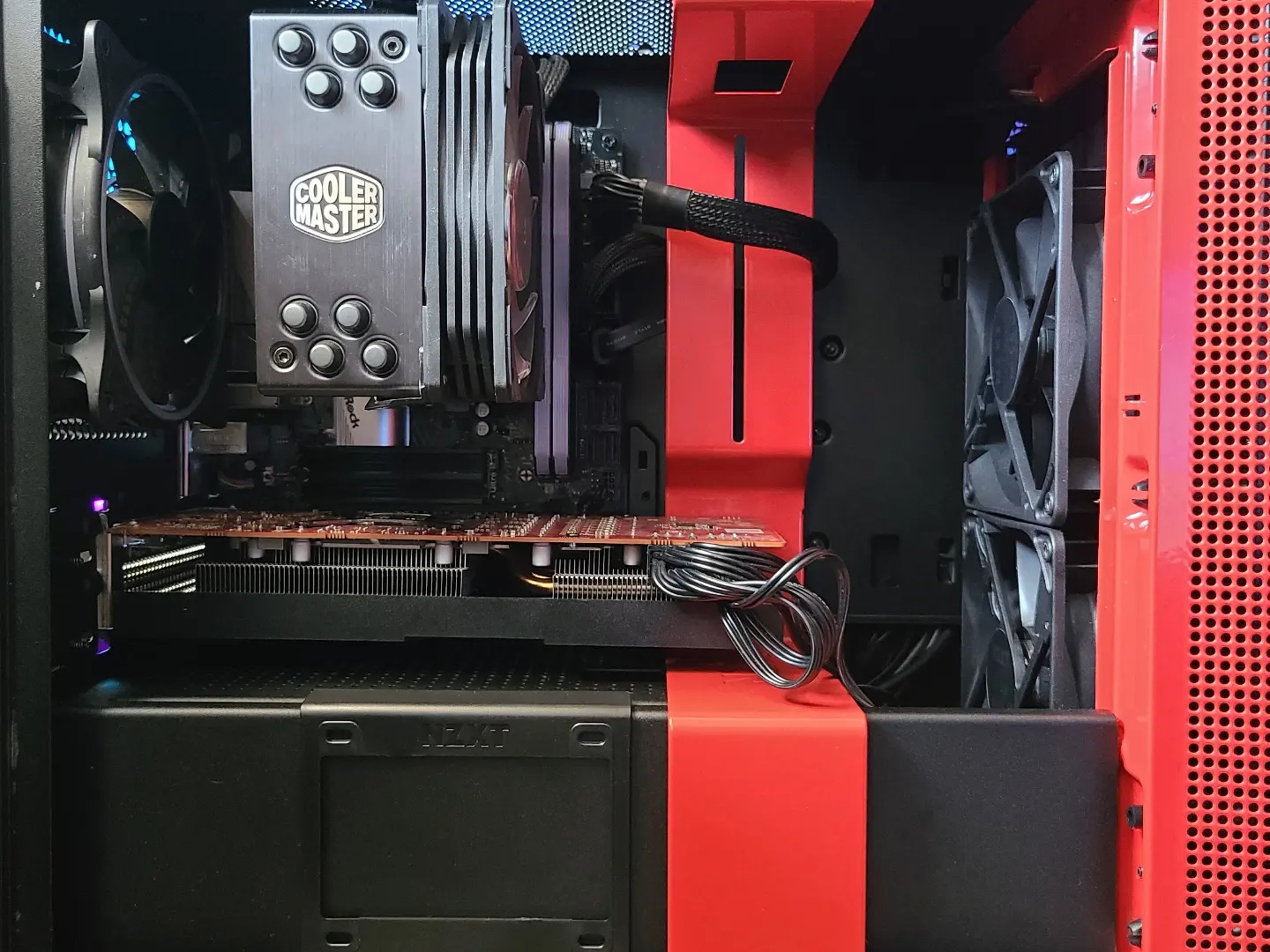 "Red" | RX 5700XT | intel 10100 | 16GB Corsair VENGEANCE
