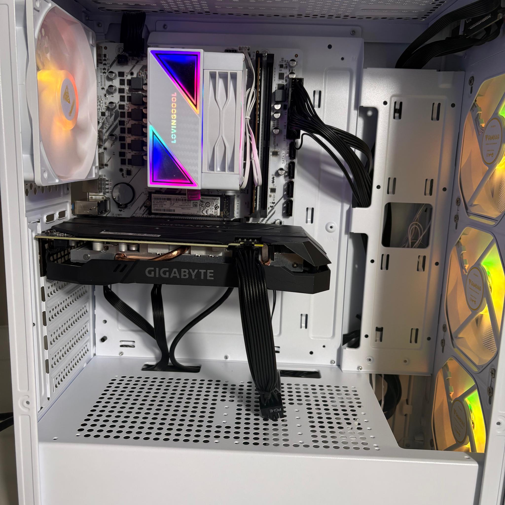 //Frost Gaming PC (V2)// - Ryzen 7 2700, RTX 2060, 16GB Ram, 500GB SSD