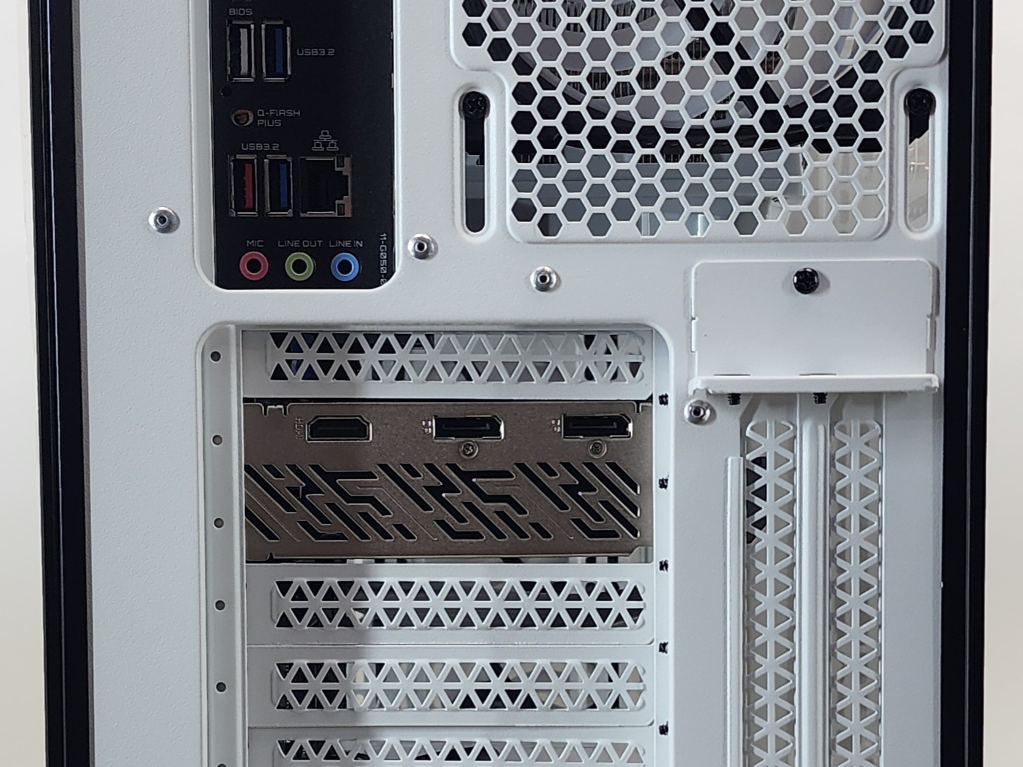 Gaming PC Ryzen 7 5700  32GB RAM 1TB SSD RX 9060 XT 16GB Windows 11 Computer