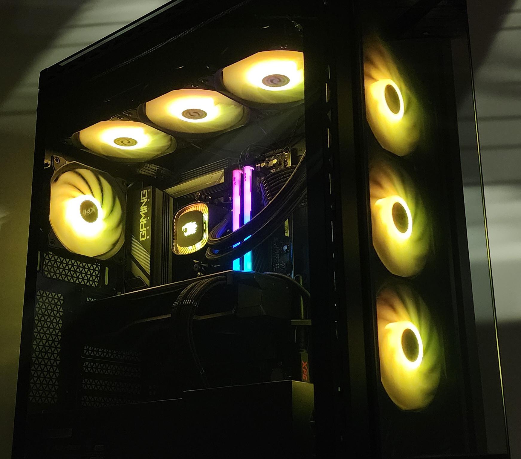 Gaming PC Ryzen 7 7800X3D 32GB RAM 2TB SSD RX 7900 XT 20GB Windows 11 Computer