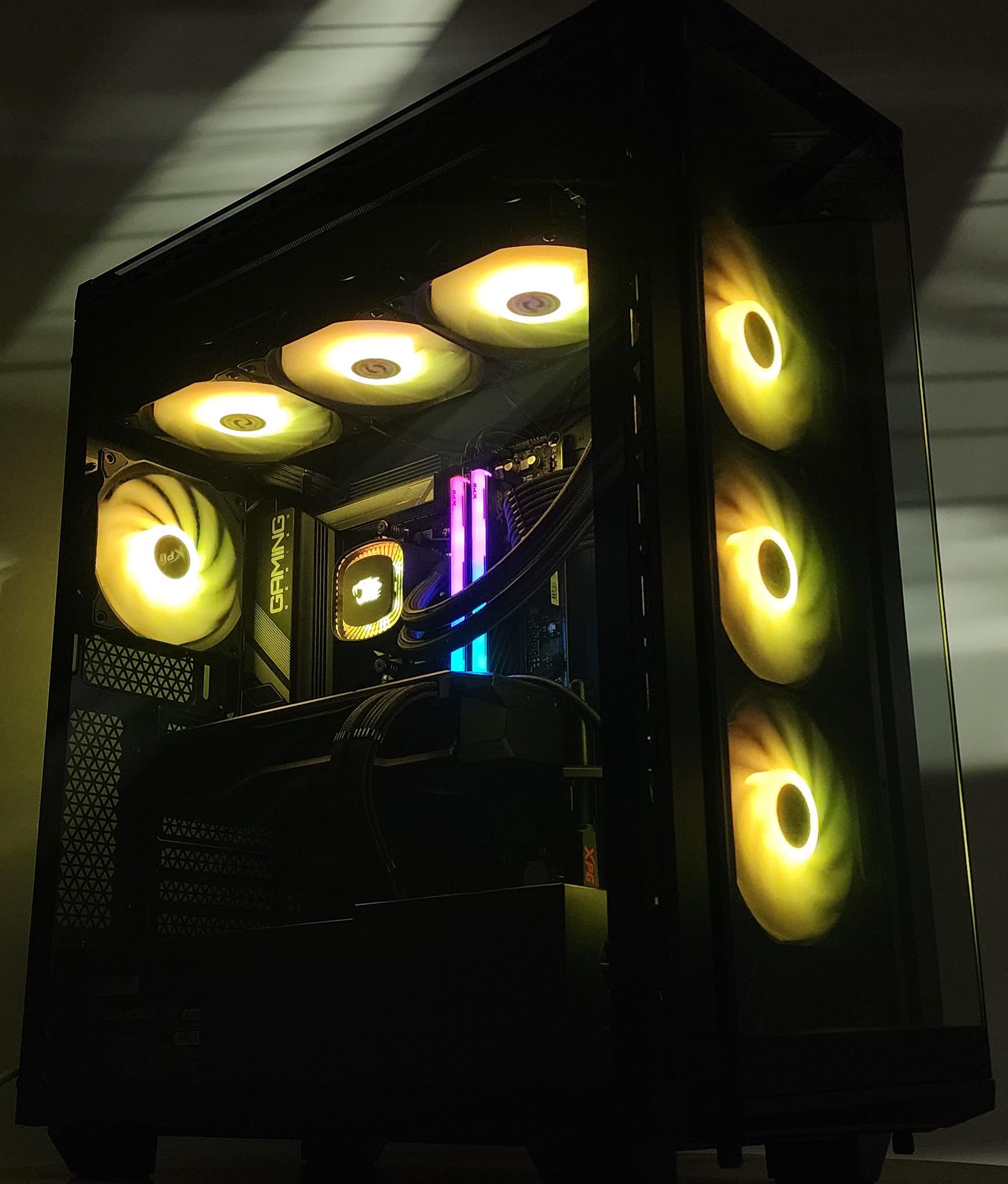 Gaming PC Ryzen 7 7800X3D 32GB RAM 2TB SSD RX 7900 XT 20GB Windows 11 Computer