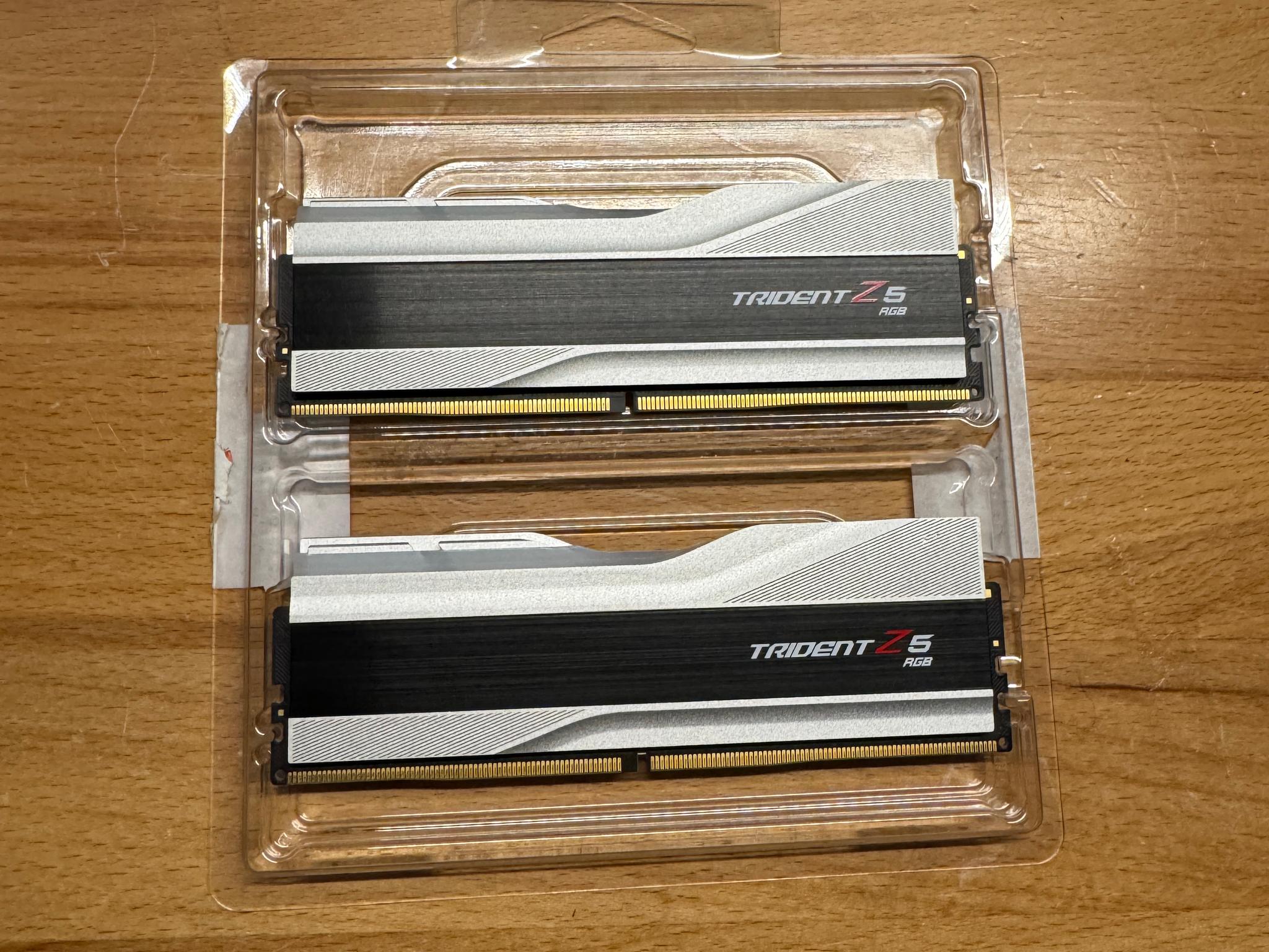 48GB(2x24GB) G.Skill Trident Z5 RGB DDR5 8000MHz