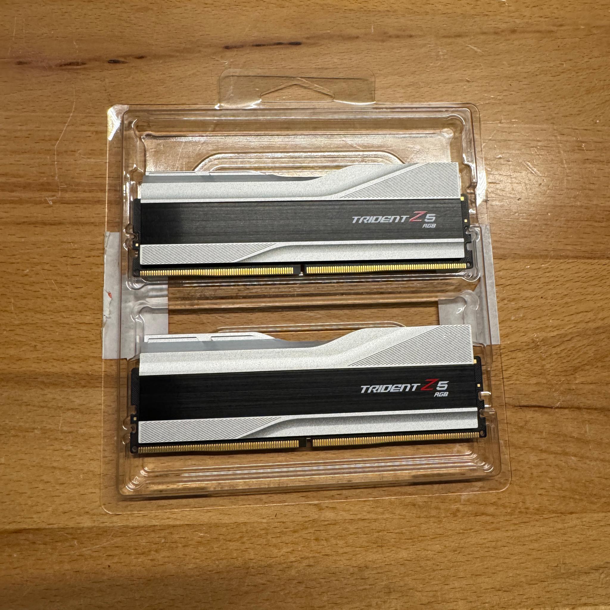 48GB(2x24GB) G.Skill Trident Z5 RGB DDR5 8000MHz
