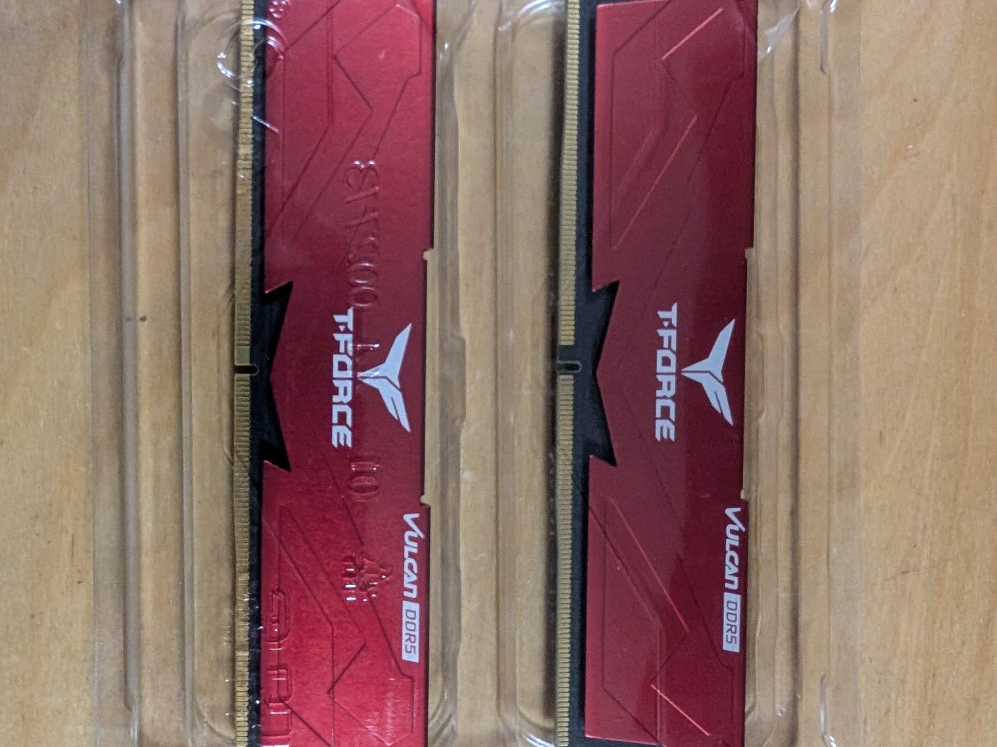 32GB DDR5 6000MTs T-Force Red 2x16GB